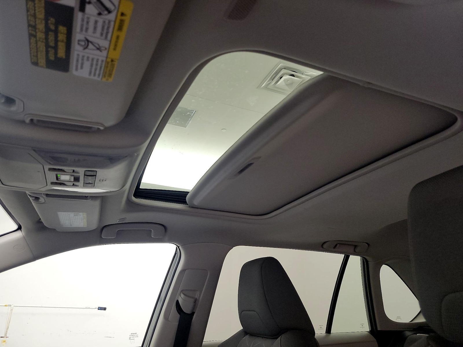 Sunroof(s) & Overhead Airbags