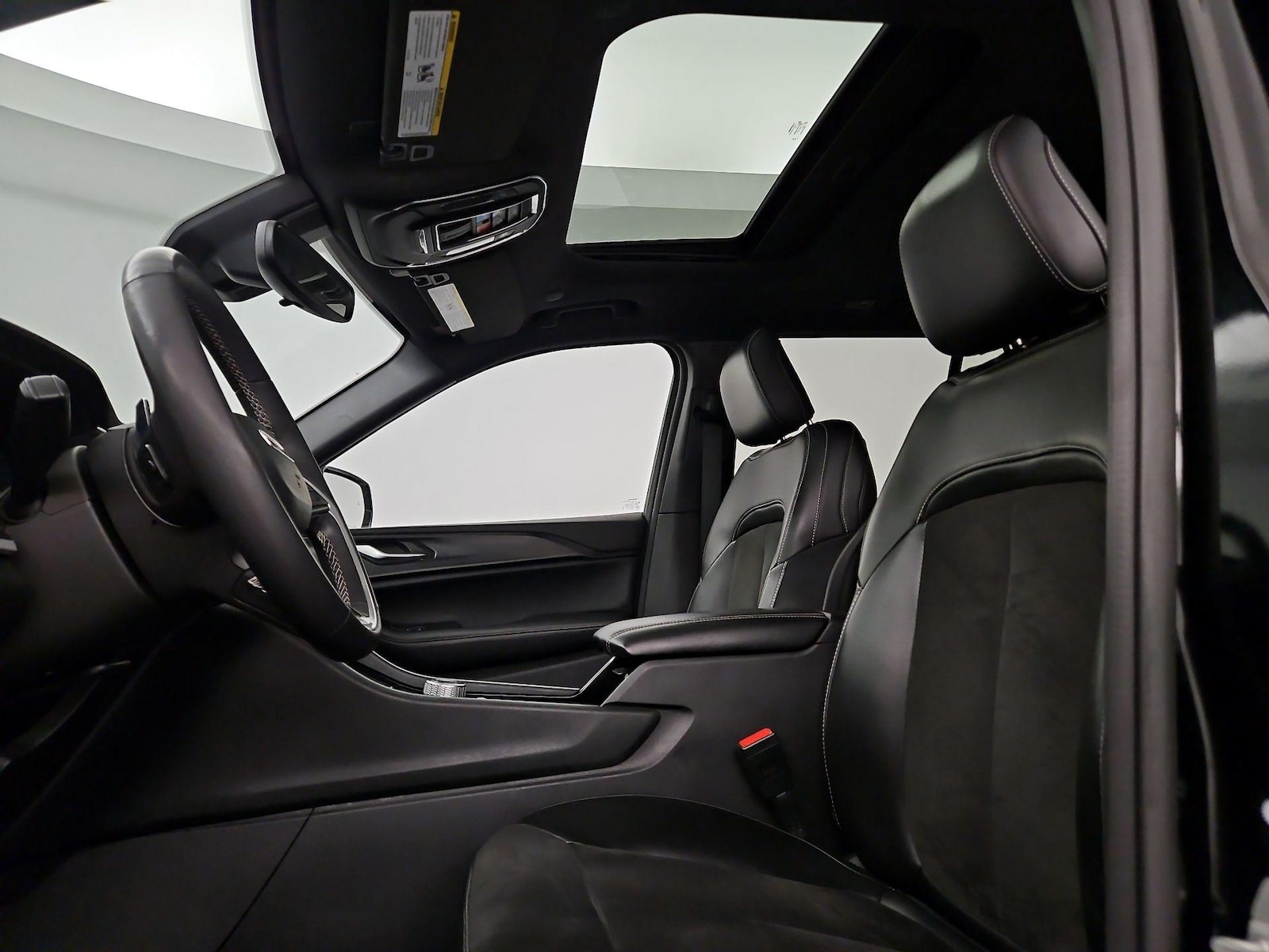 Sunroof(s) & Overhead Airbags