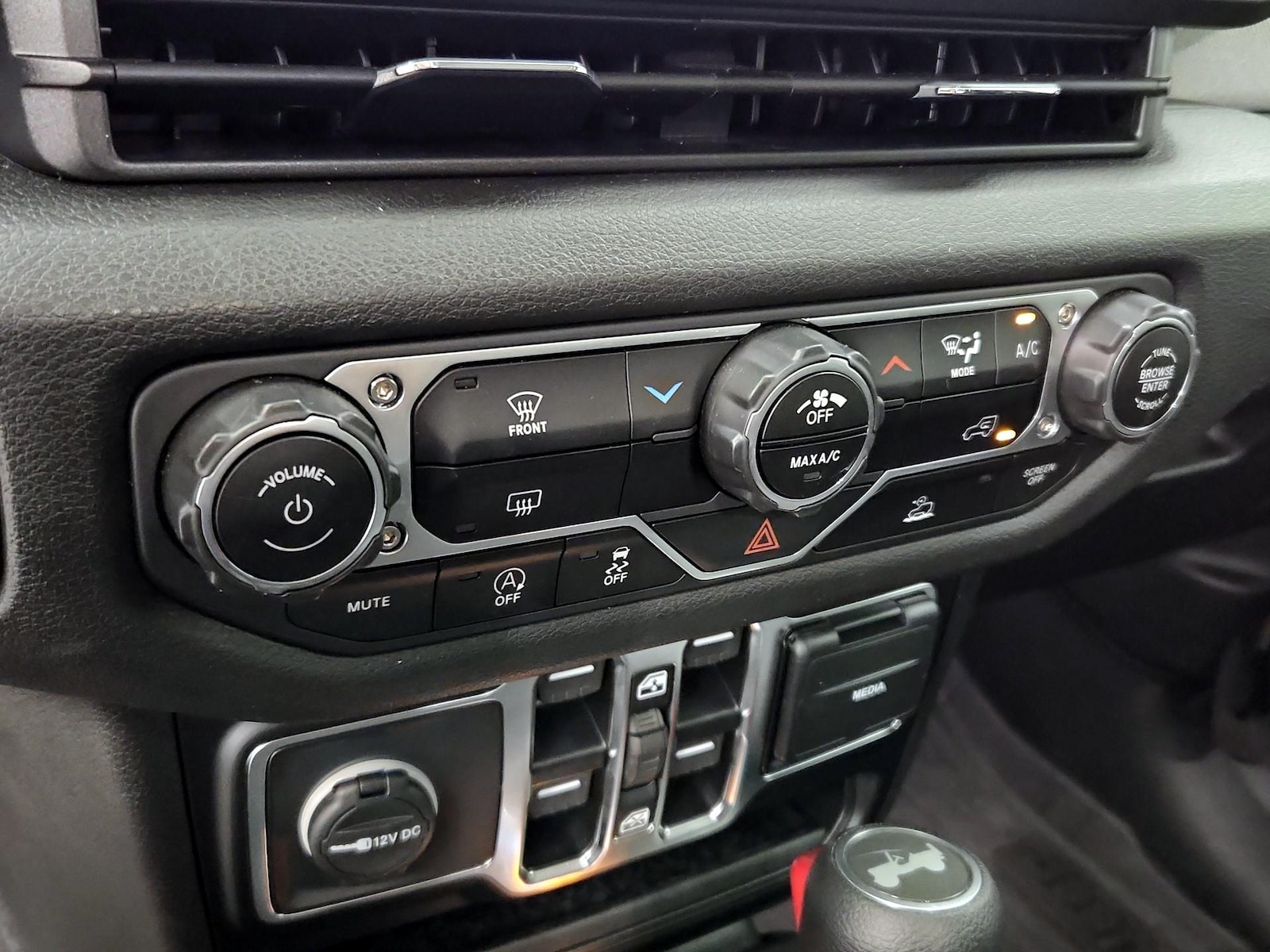 2025 Jeep Wrangler 4-Door Sport - Photo 17