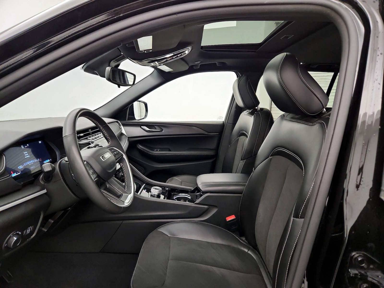 Sunroof(s) & Overhead Airbags