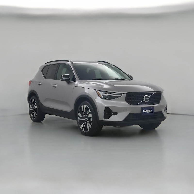 2026 Volvo XC40 B5 Plus
