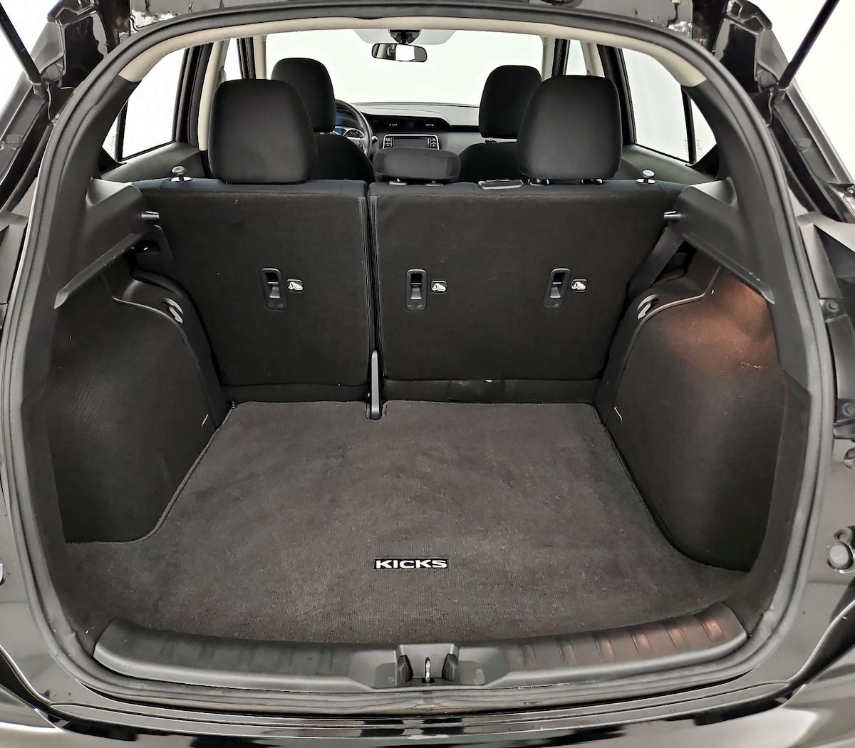 Trunk/Cargo (Seats Up)