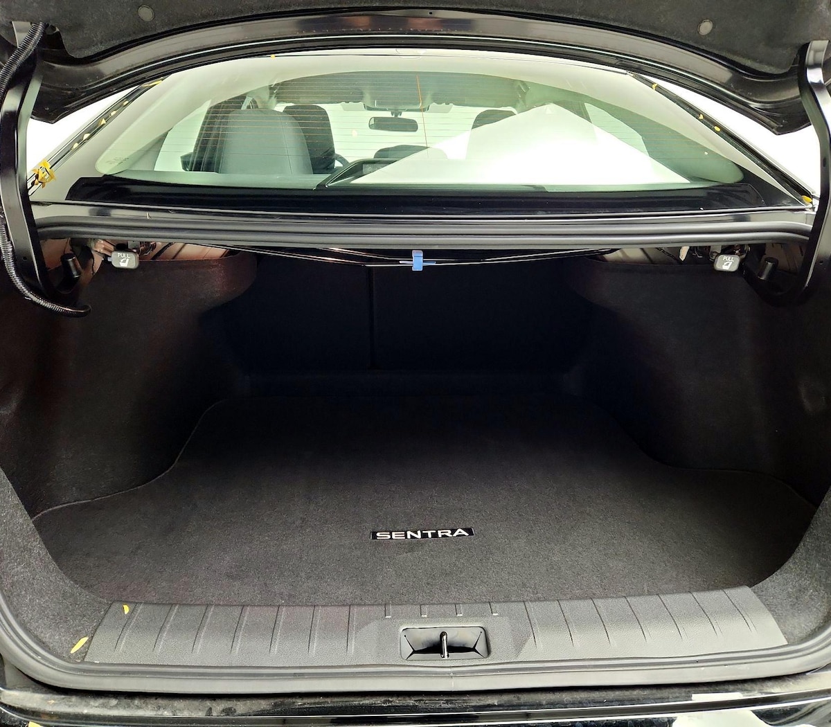 Trunk/Cargo (Seats Up)