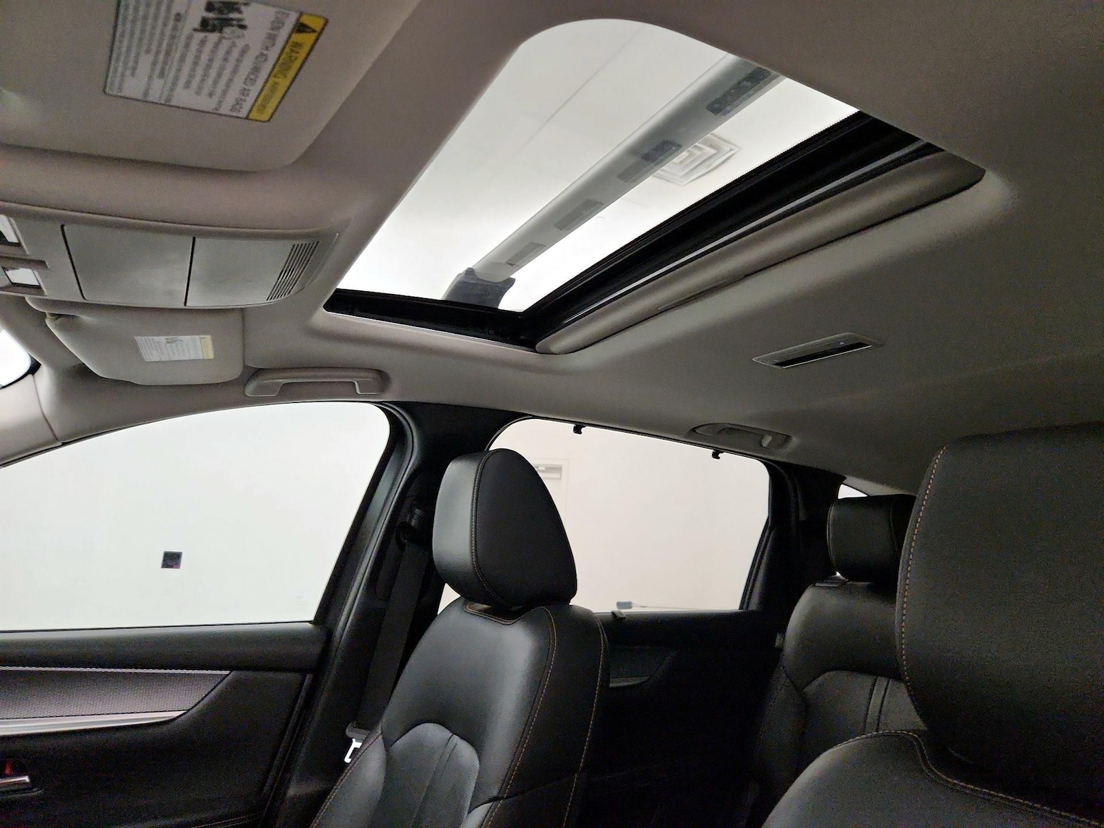 Sunroof(s) & Overhead Airbags