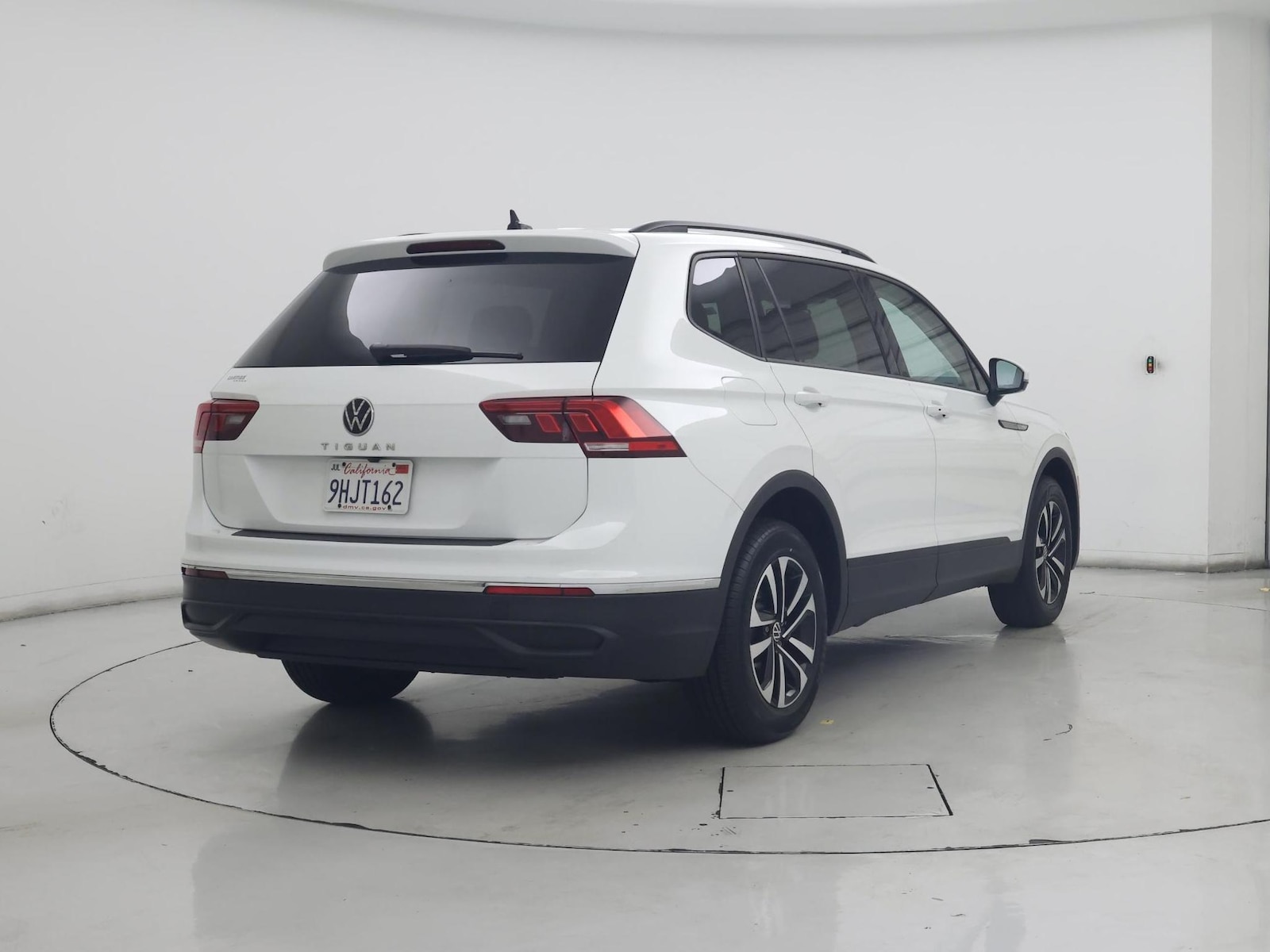 2023 Volkswagen Tiguan S - Photo 9