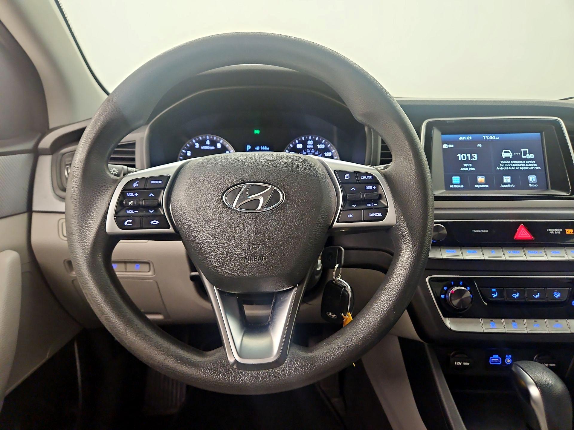 Thumbnail: 2019 Hyundai Sonata - 10