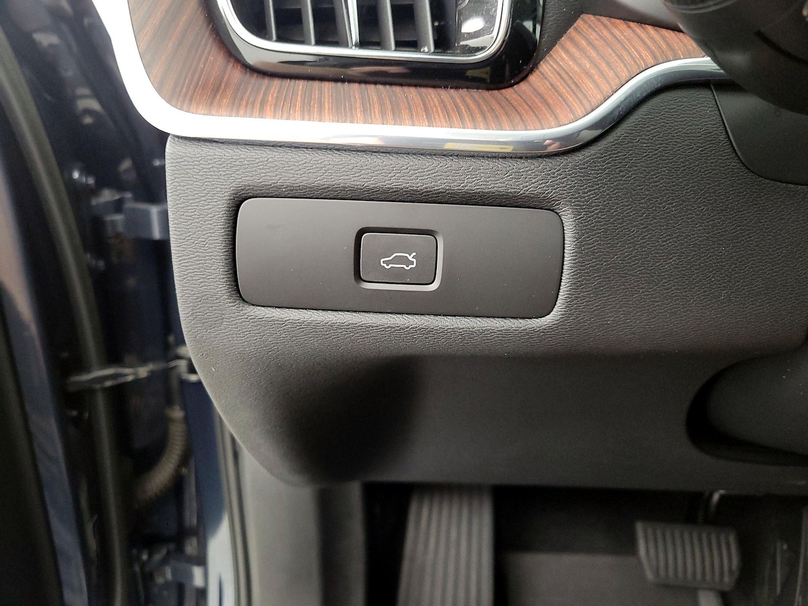 2023 Volvo XC60 Plus - Photo 14