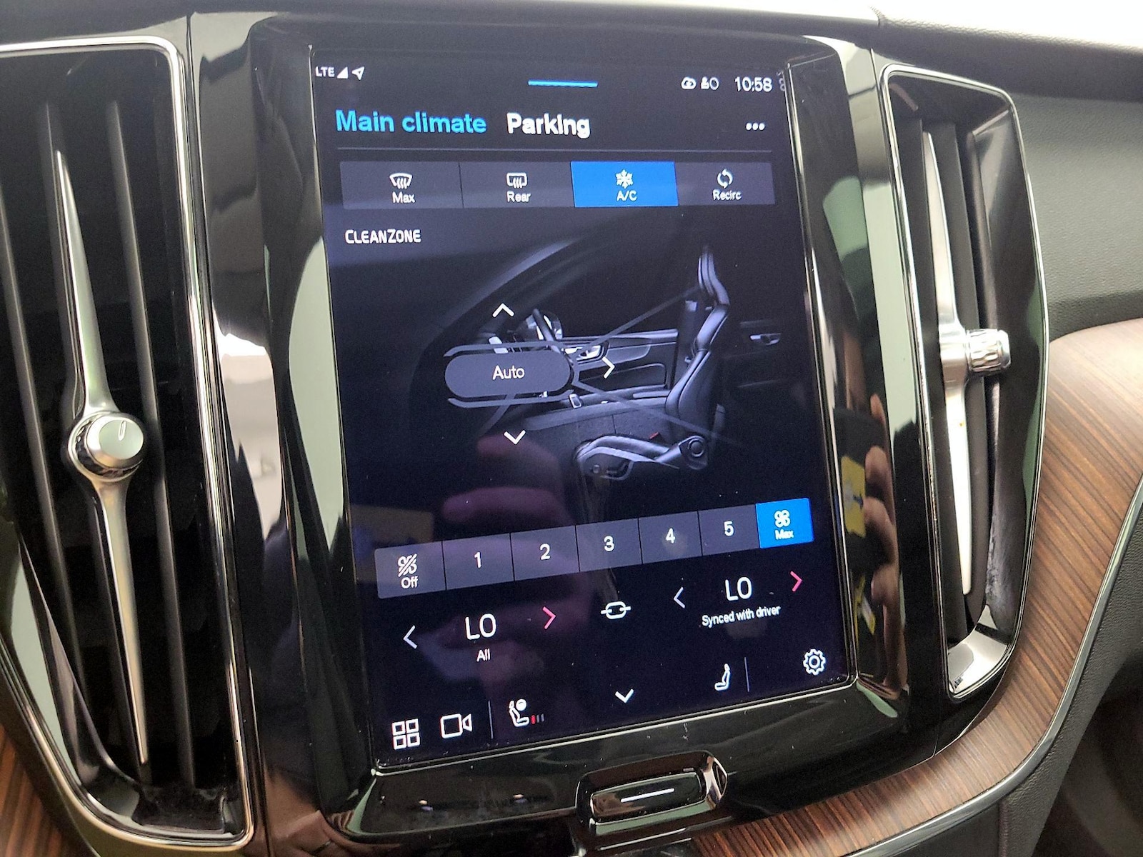 2023 Volvo XC60 Plus - Photo 18