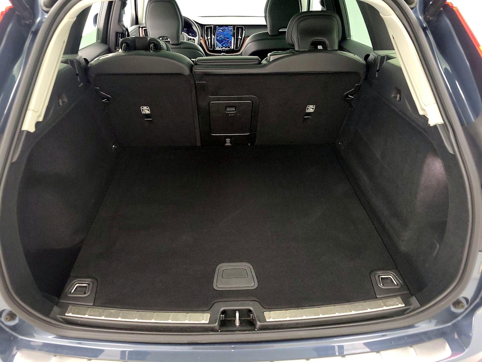 2023 Volvo XC60 Plus - Photo 23
