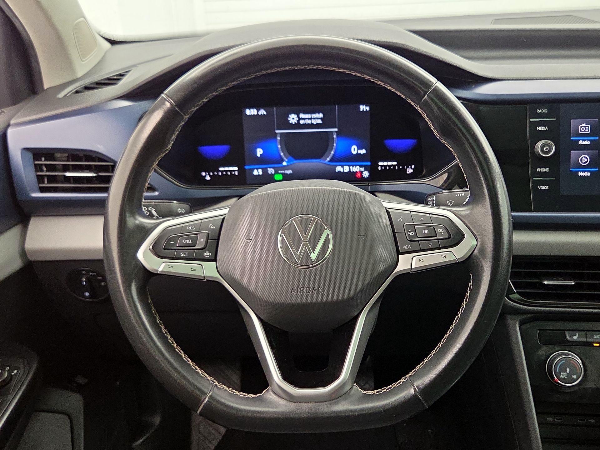Thumbnail: 2022 Volkswagen Taos - 10