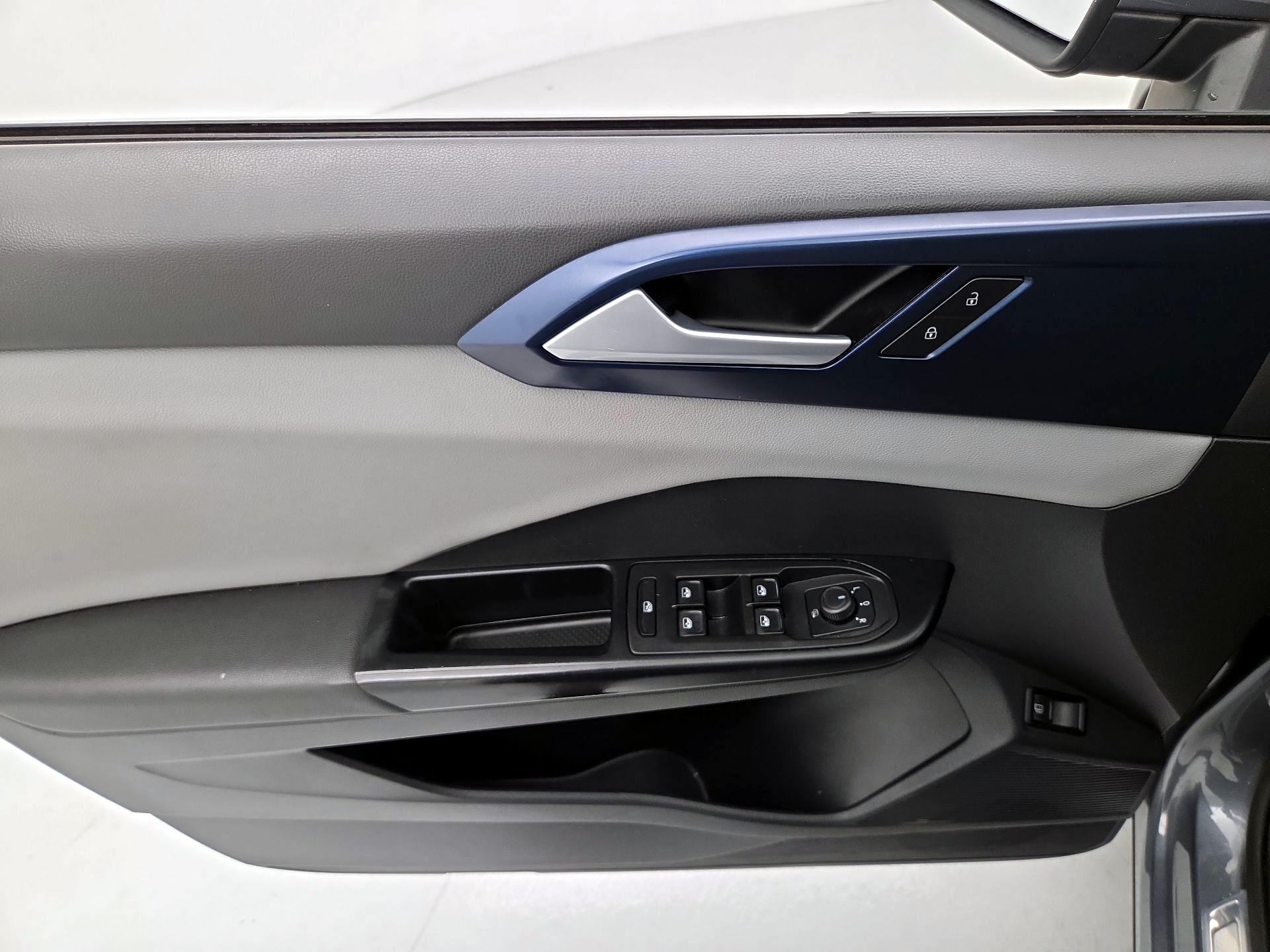 Thumbnail: 2022 Volkswagen Taos - 12