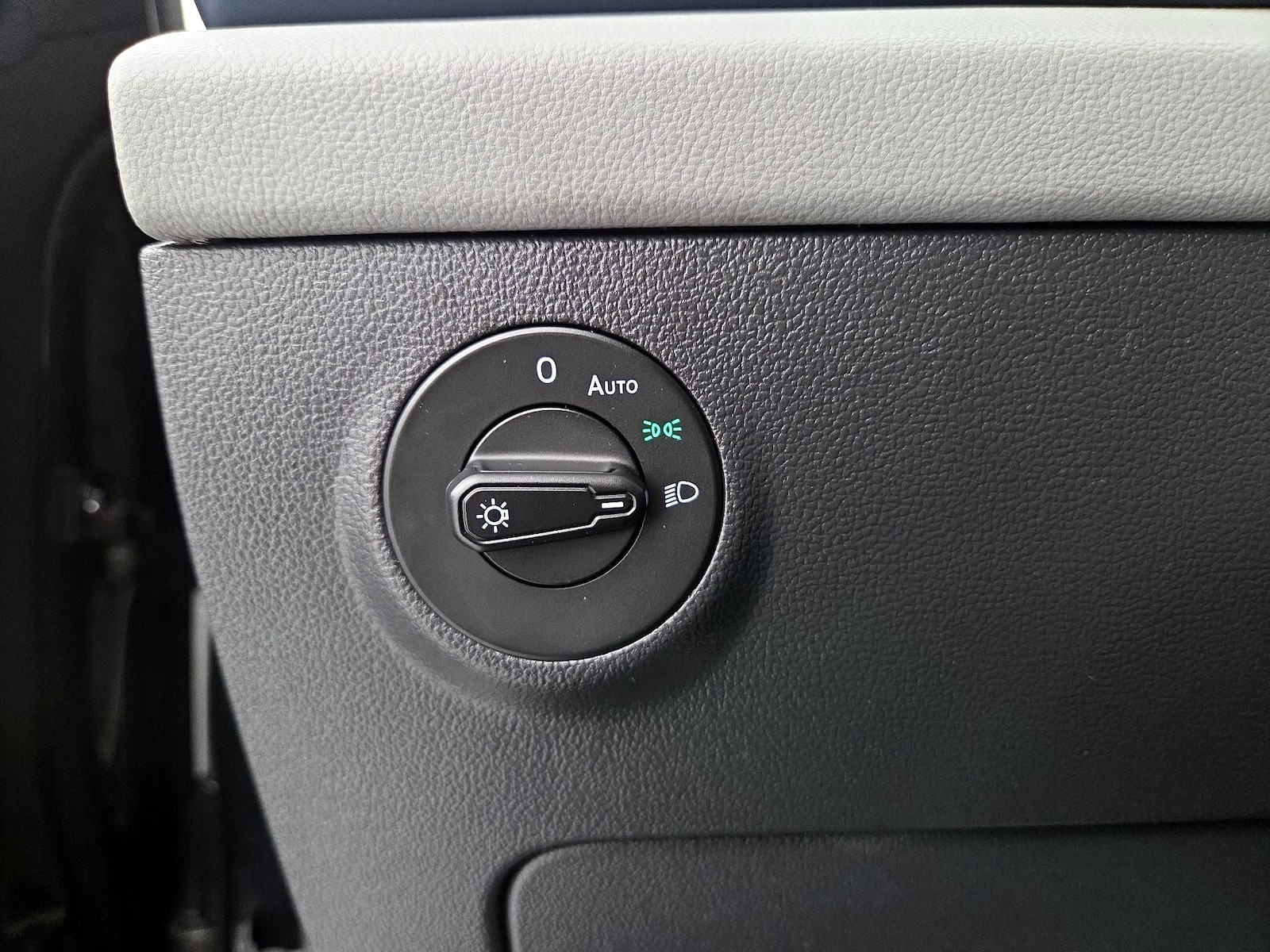2023 Volkswagen Taos SE - Photo 14