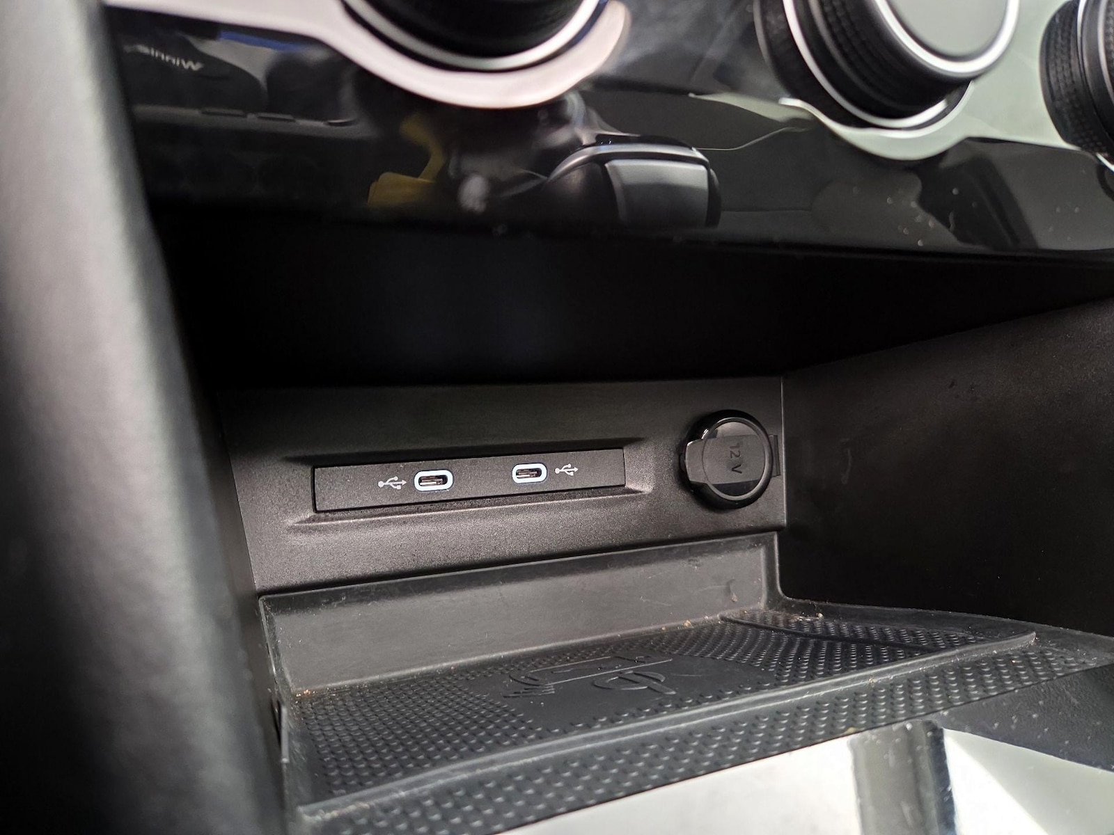 2023 Volkswagen Taos SE - Photo 19