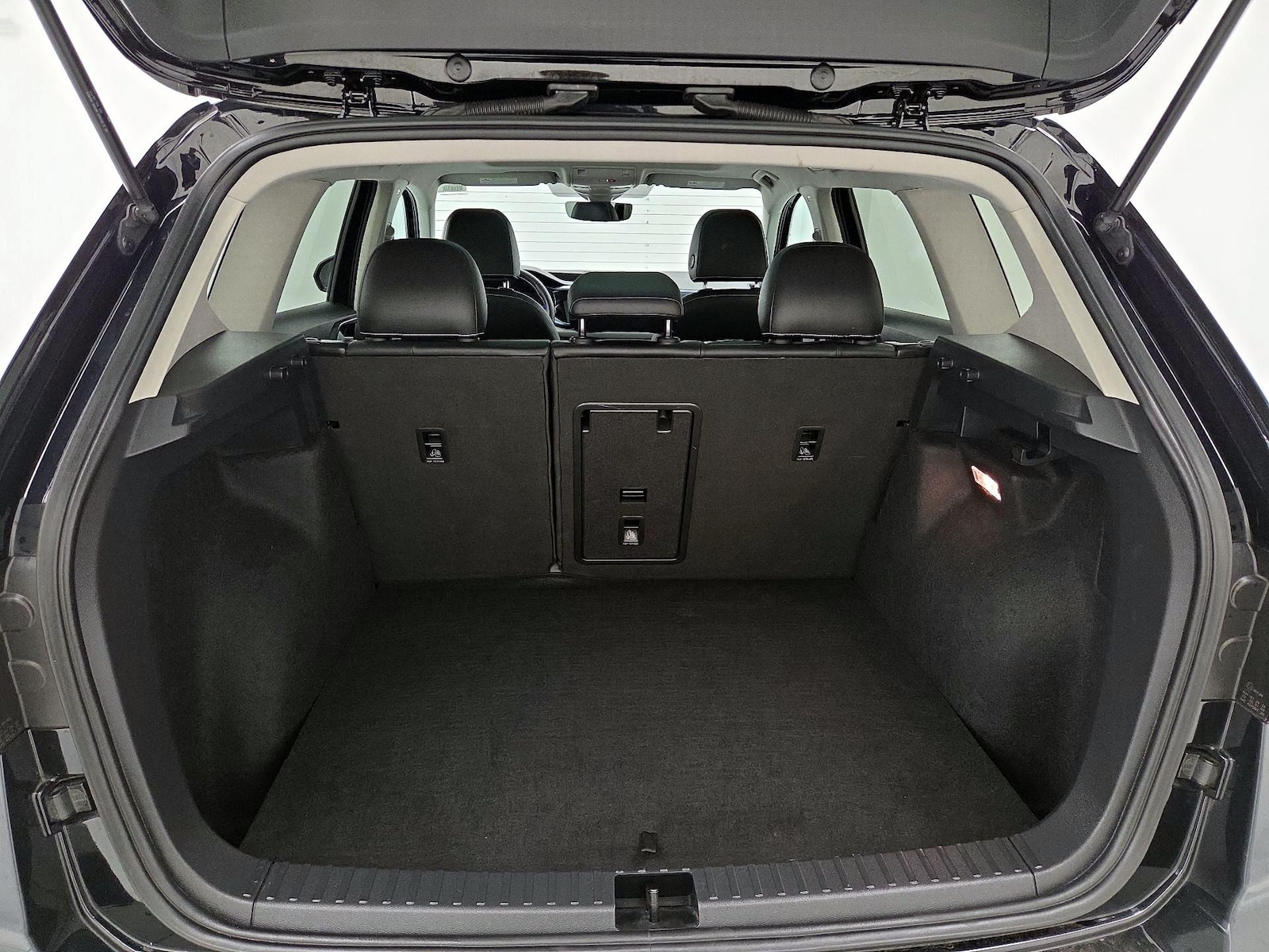 2023 Volkswagen Taos SE - Photo 22