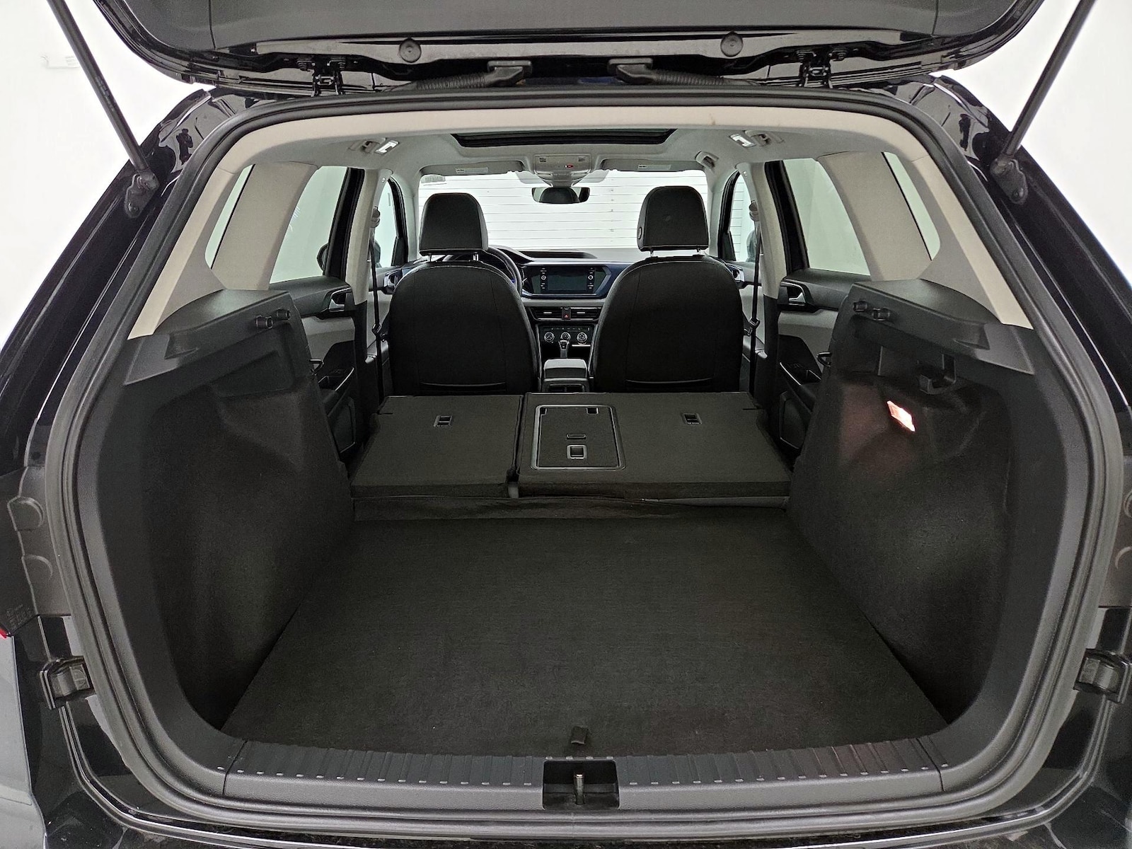 2023 Volkswagen Taos SE - Photo 23