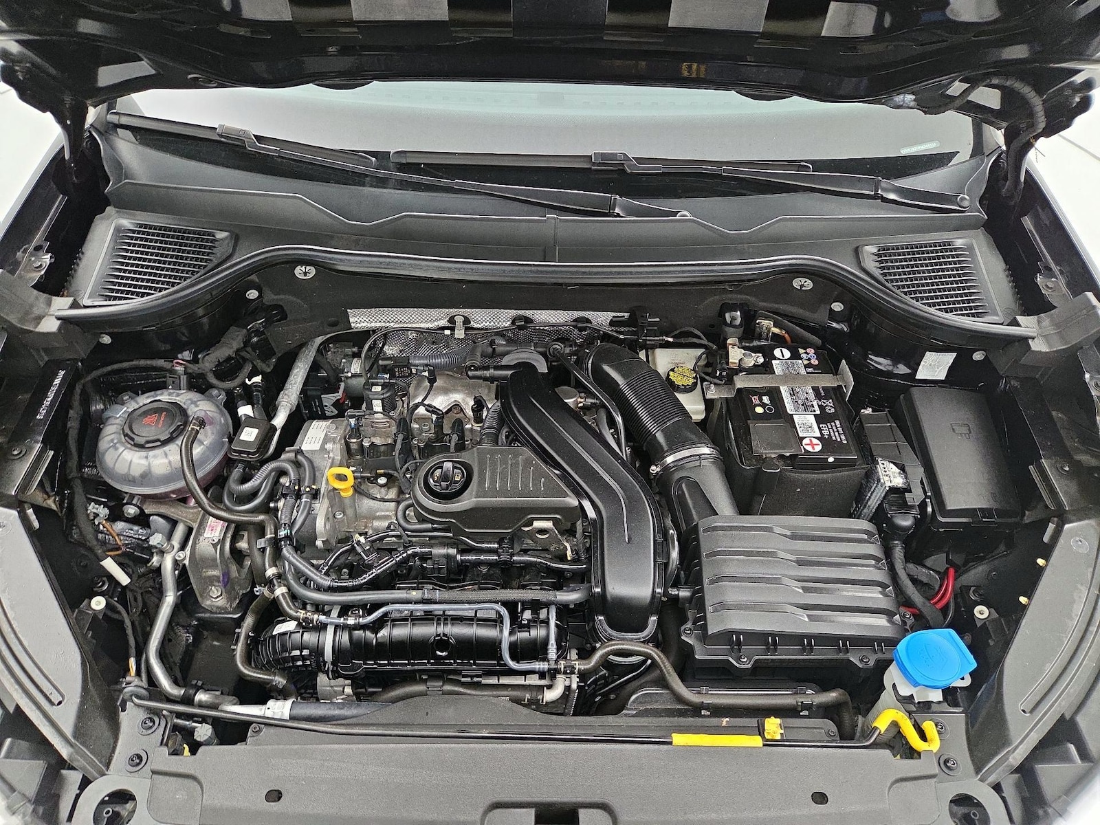 2023 Volkswagen Taos SE - Photo 24