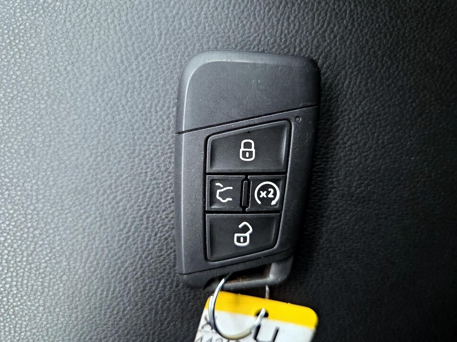 2023 Volkswagen Taos SE - Photo 25