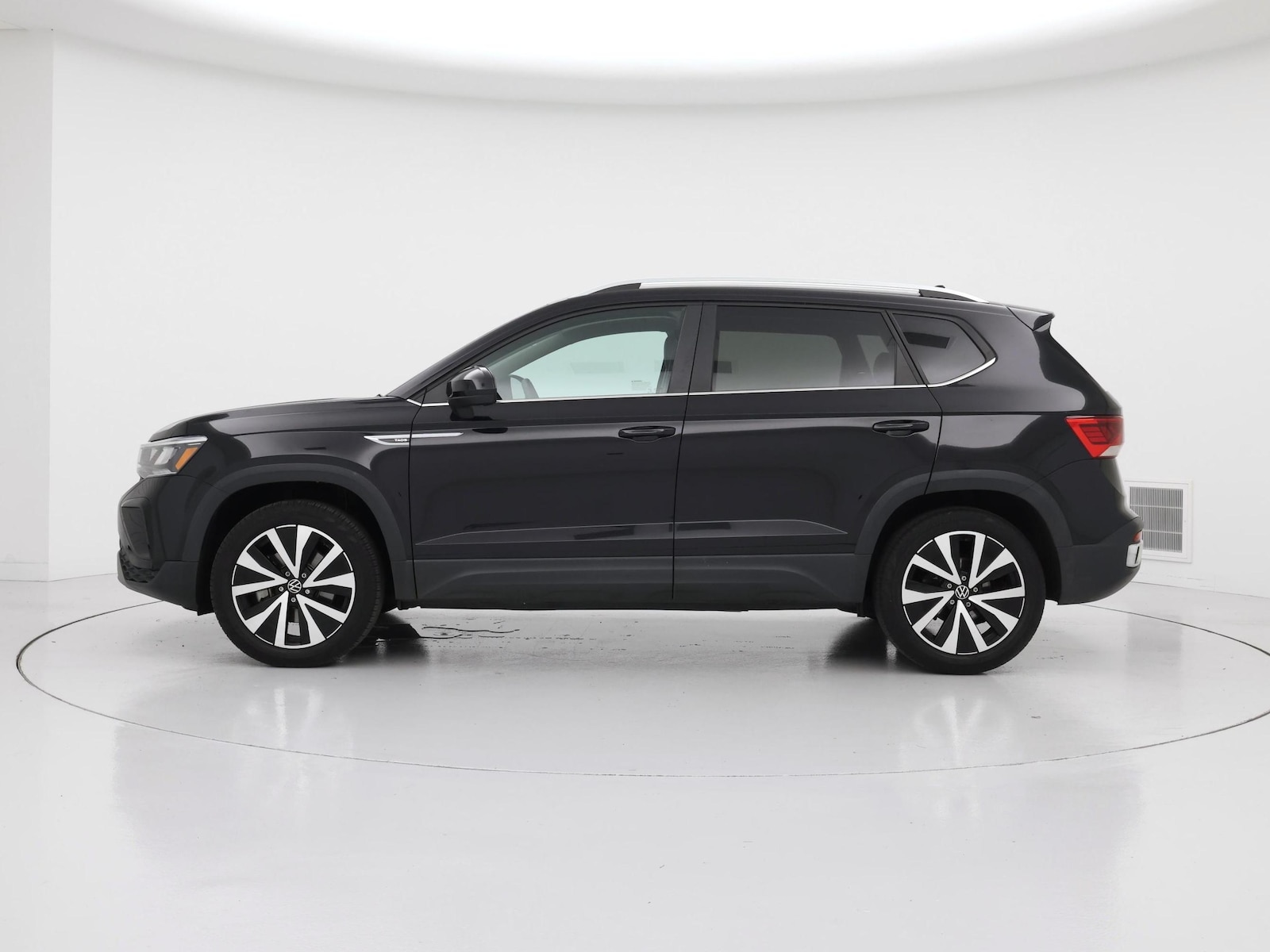 2023 Volkswagen Taos SE - Photo 4
