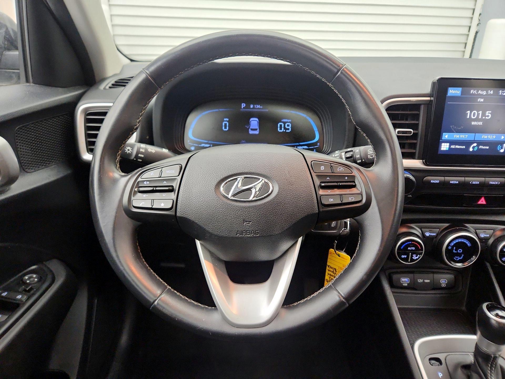 Thumbnail: 2023 Hyundai Venue - 10