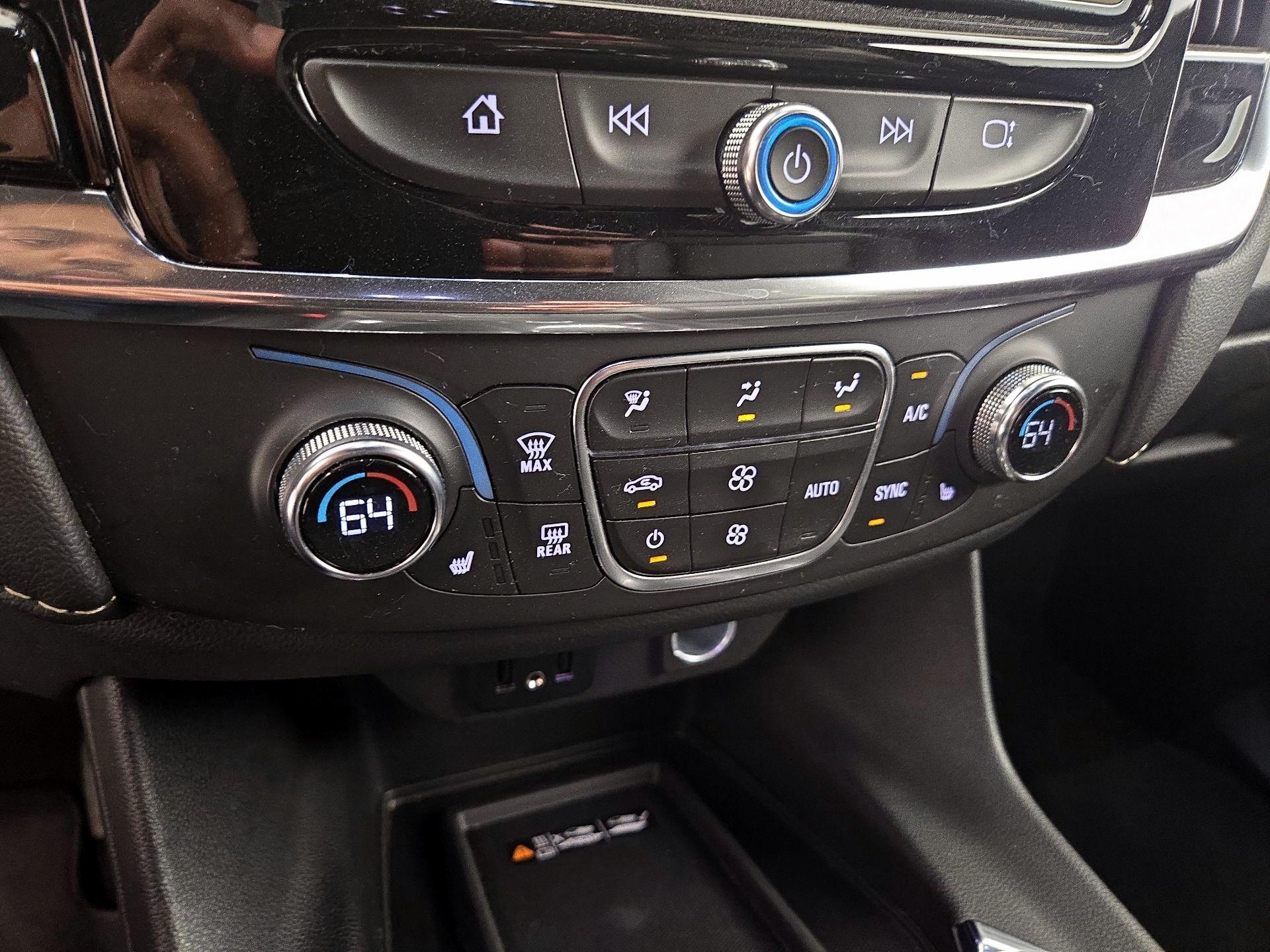 Thumbnail: 2023 Chevrolet Traverse - 16