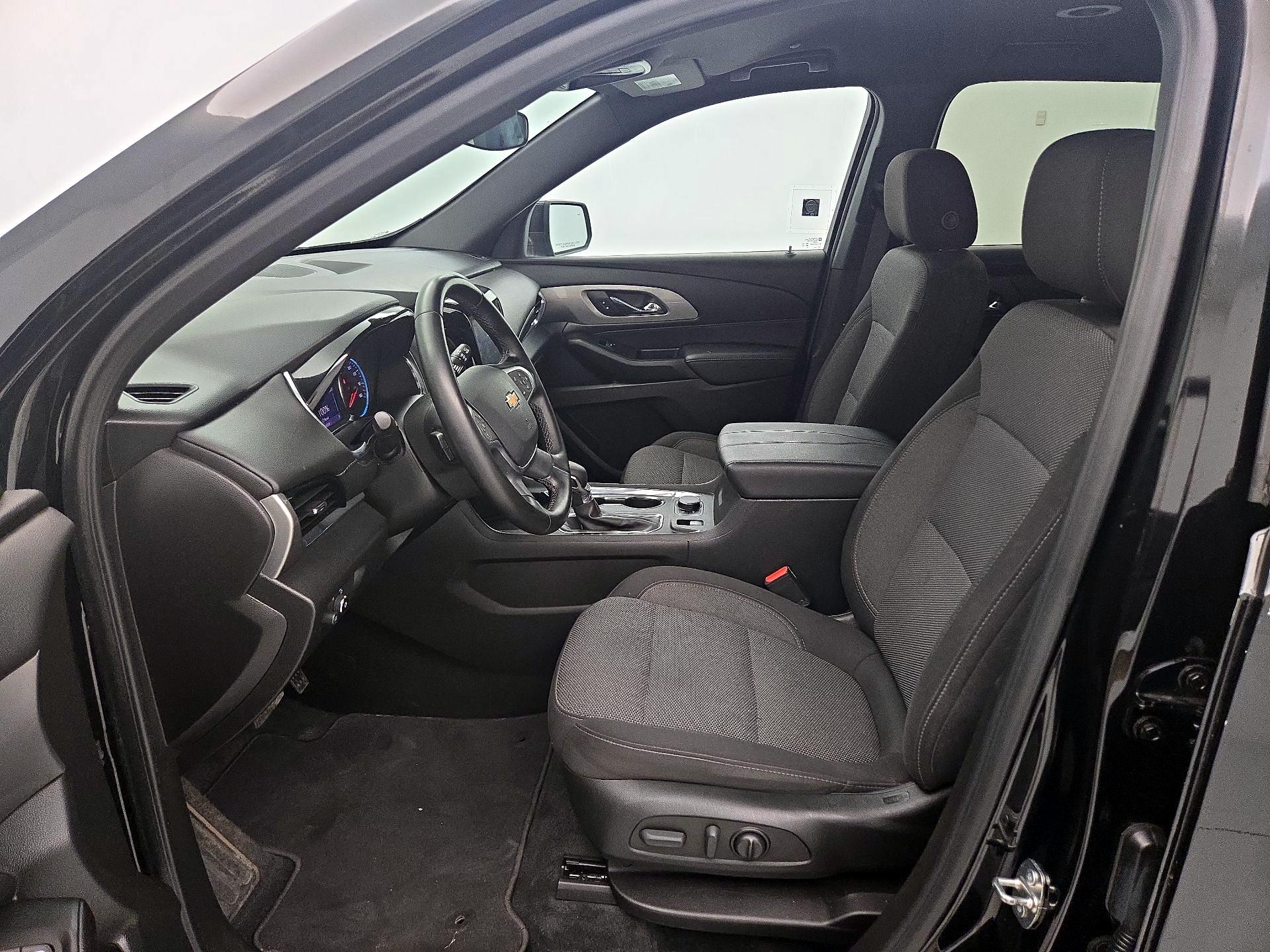 Thumbnail: 2023 Chevrolet Traverse - 11