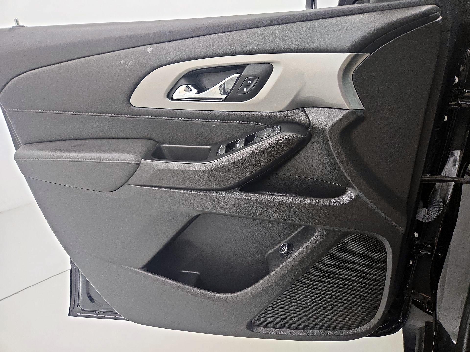 Thumbnail: 2023 Chevrolet Traverse - 12