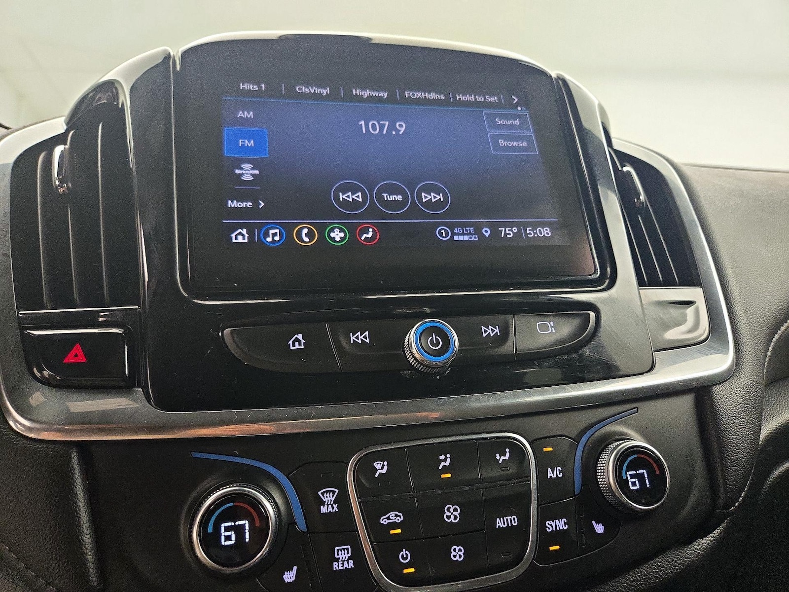 2023 Chevrolet Traverse 1LT - Photo 16