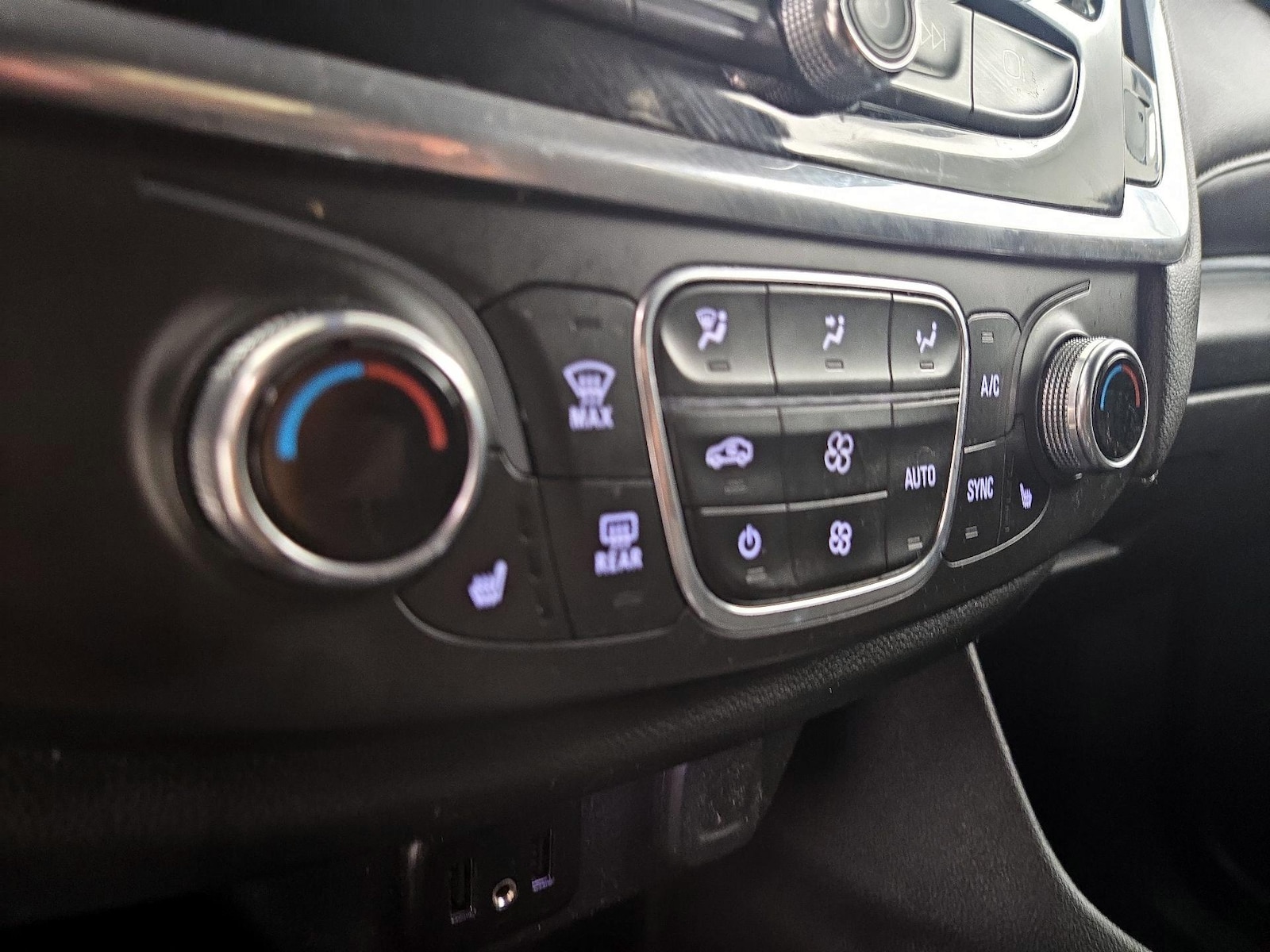 2023 Chevrolet Traverse 1LT - Photo 17