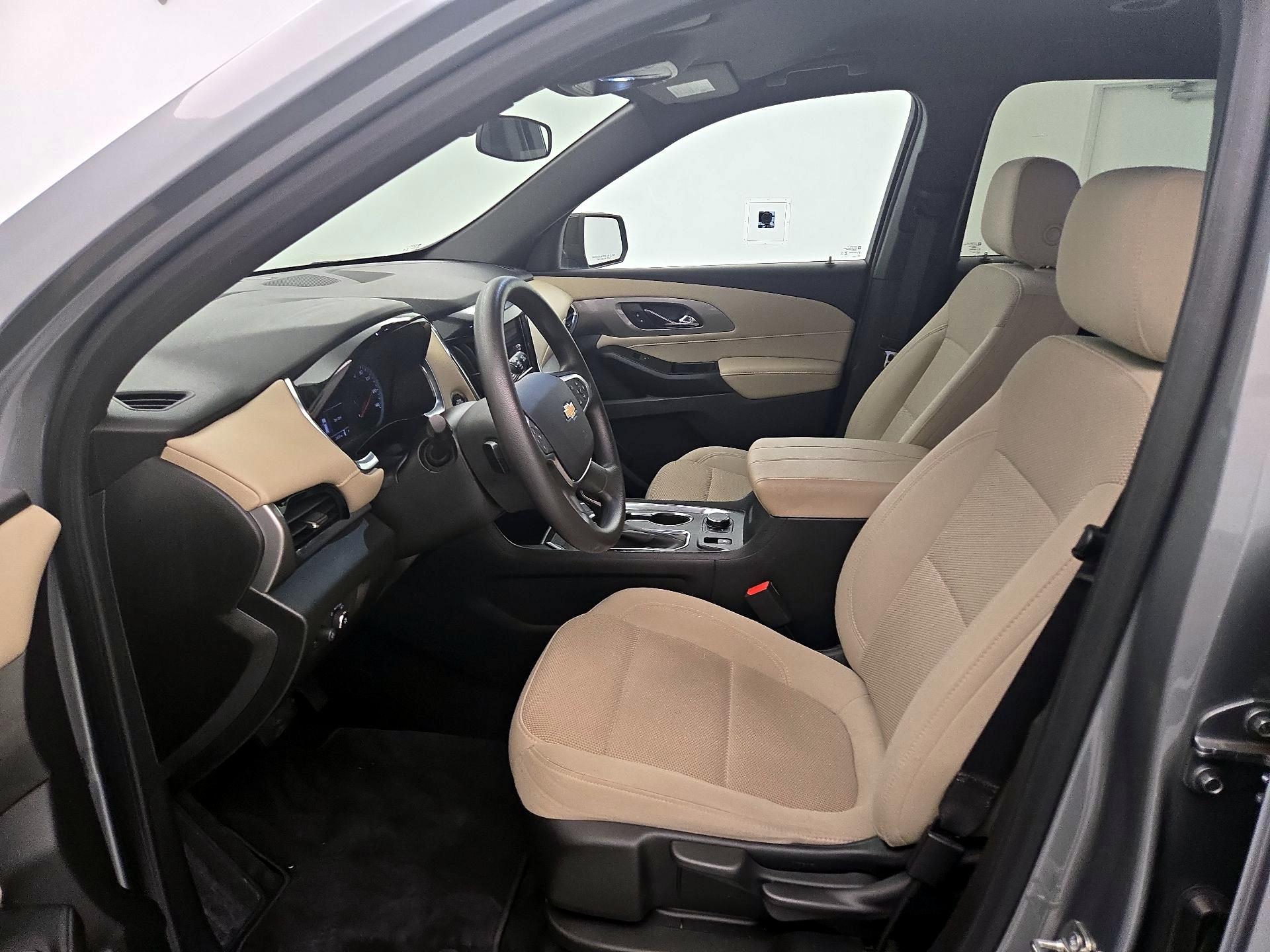 Thumbnail: 2023 Chevrolet Traverse - 11
