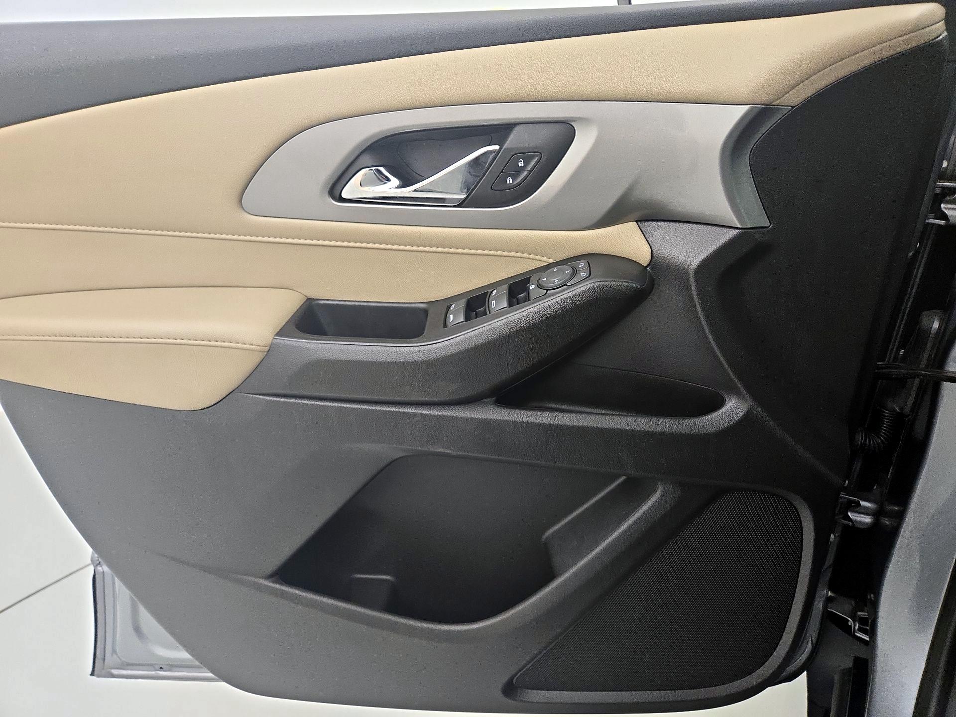 Thumbnail: 2023 Chevrolet Traverse - 12