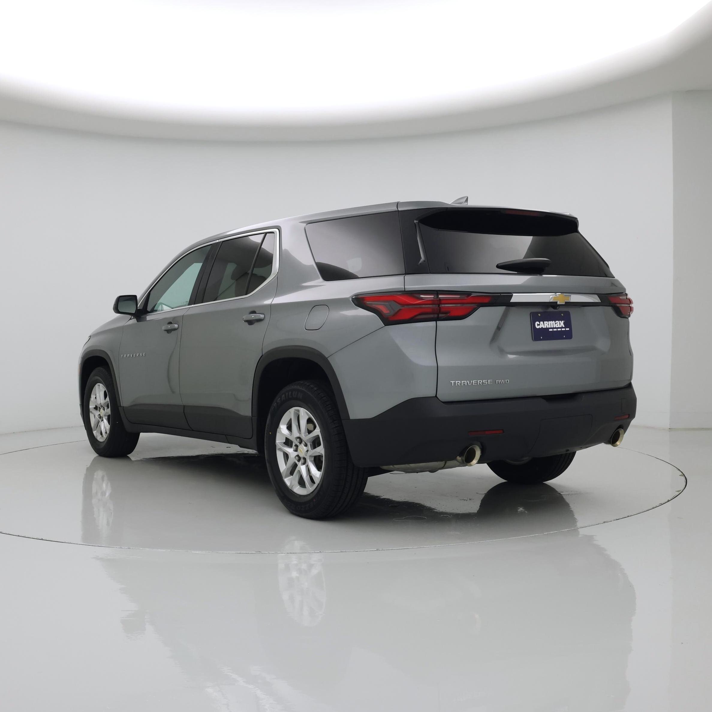 Thumbnail: 2023 Chevrolet Traverse - 2