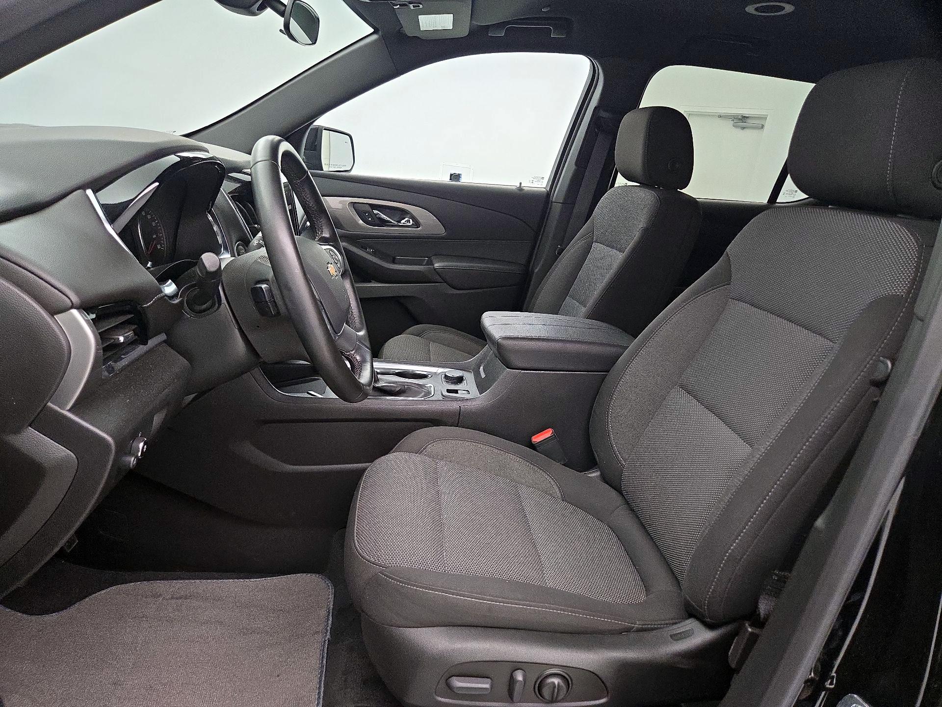 Thumbnail: 2023 Chevrolet Traverse - 11