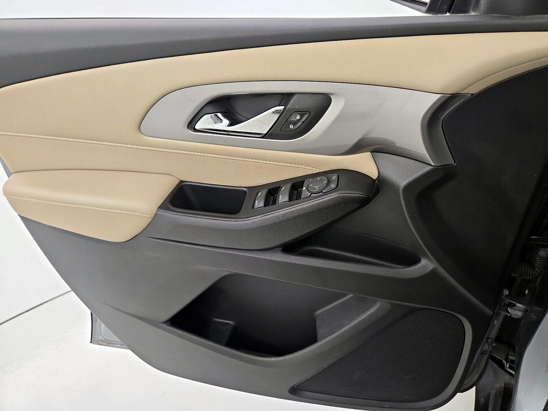 Thumbnail: 2023 Chevrolet Traverse - 12