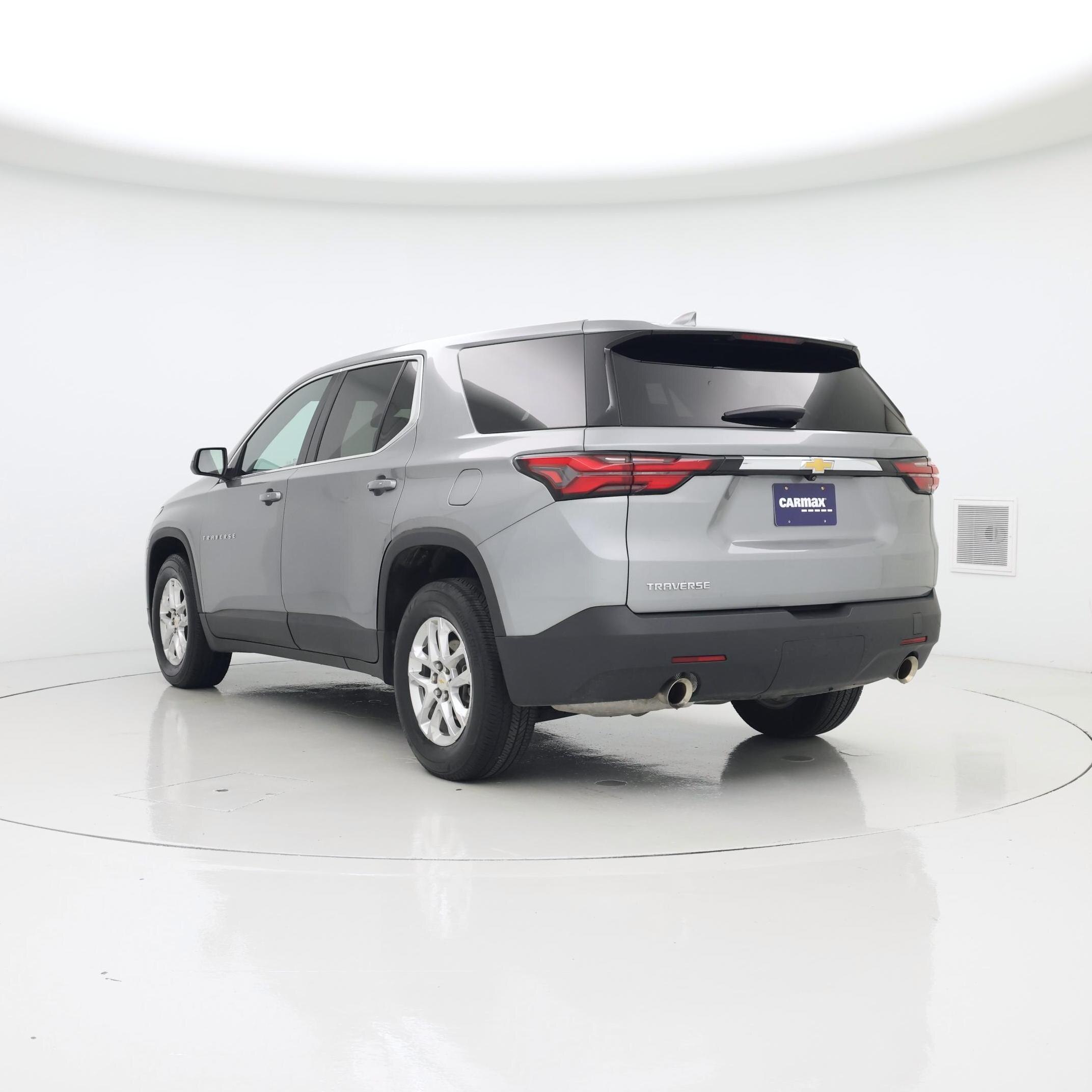 Thumbnail: 2023 Chevrolet Traverse - 2