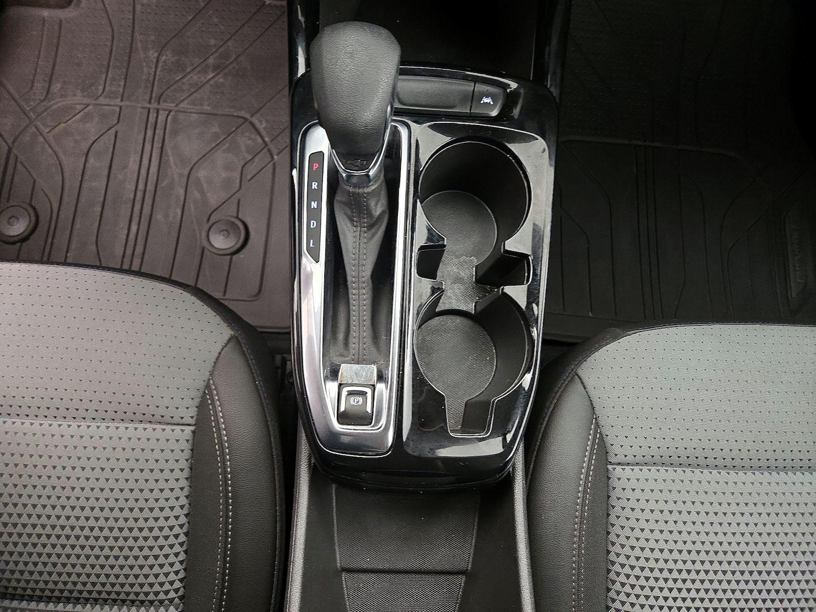 2024 Chevrolet Trax LT - Photo 18