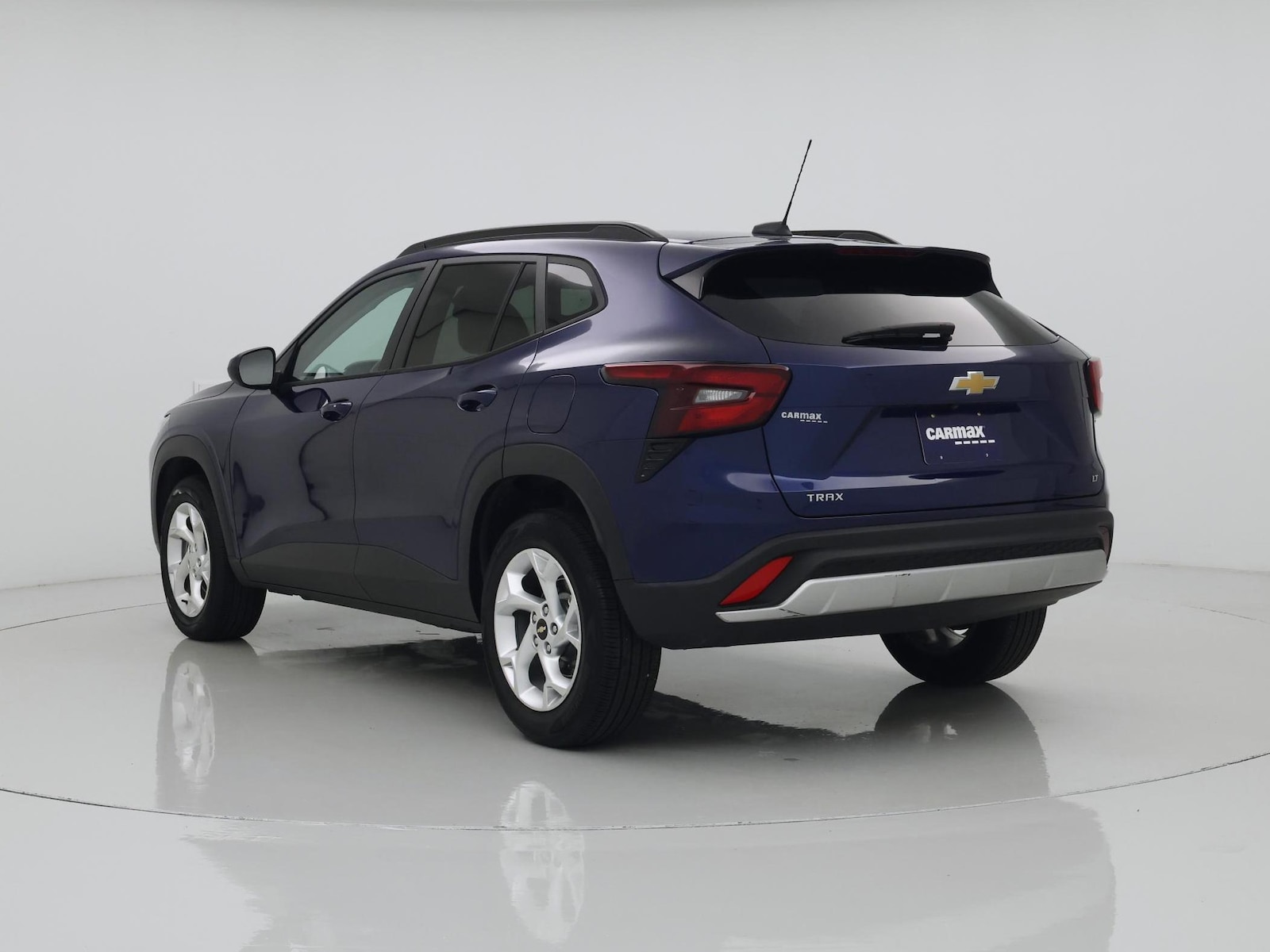 2024 Chevrolet Trax LT - Photo 3