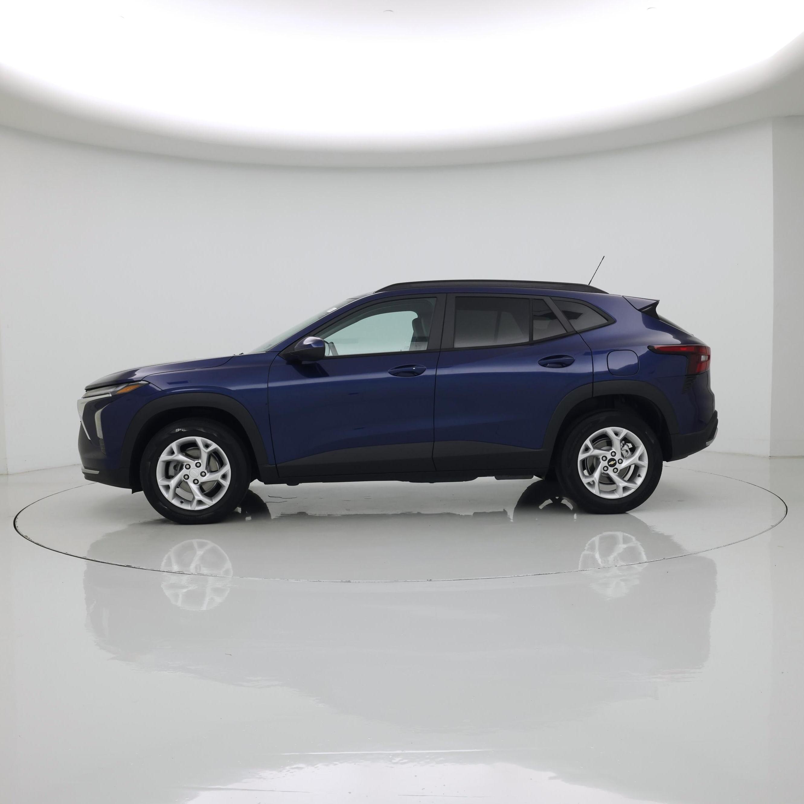 Thumbnail: 2024 Chevrolet Trax - 3