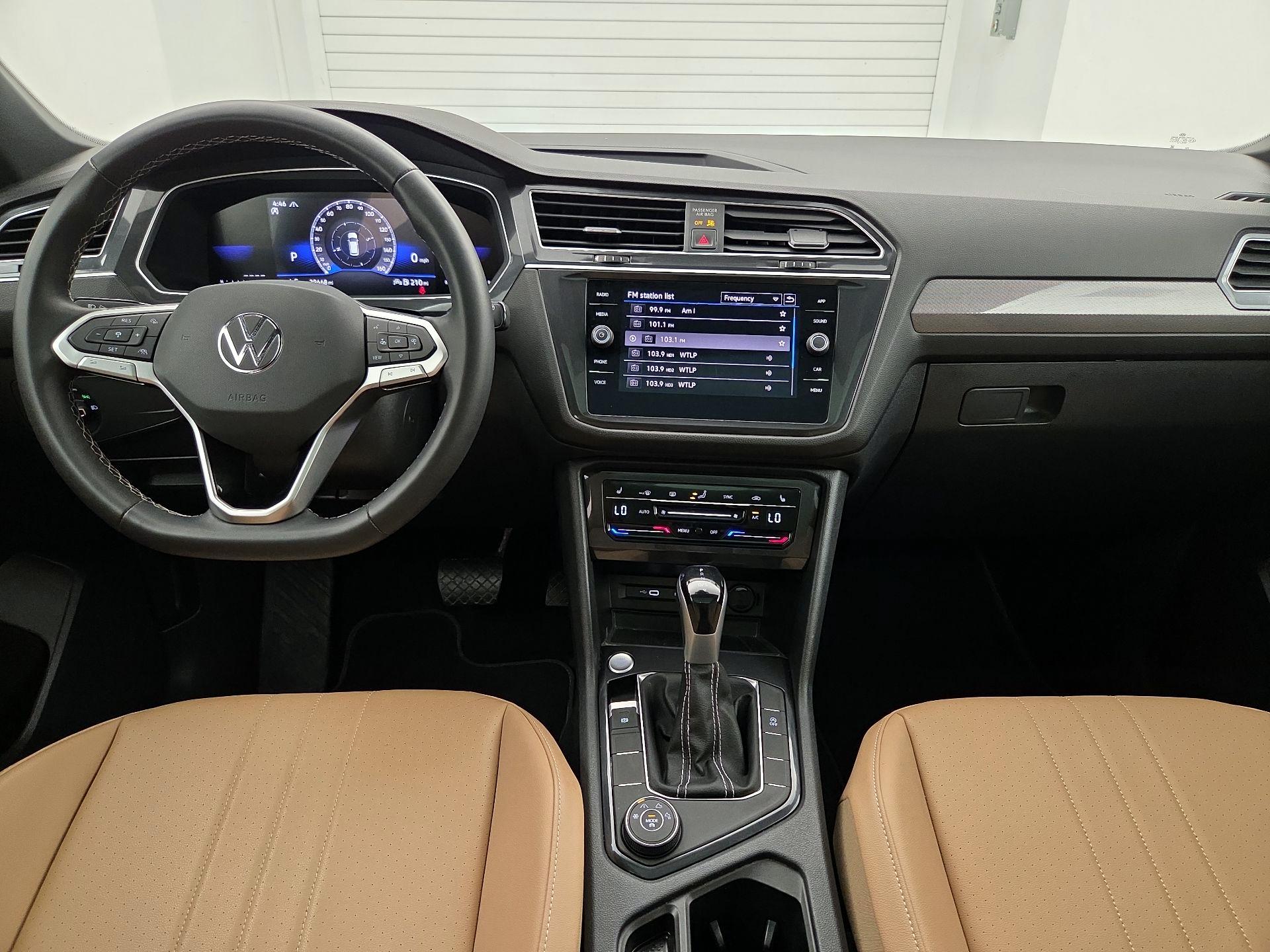 Thumbnail: 2023 Volkswagen Tiguan - 9