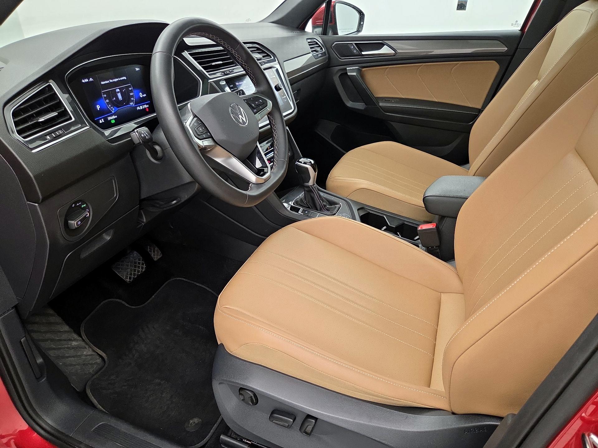Thumbnail: 2023 Volkswagen Tiguan - 11