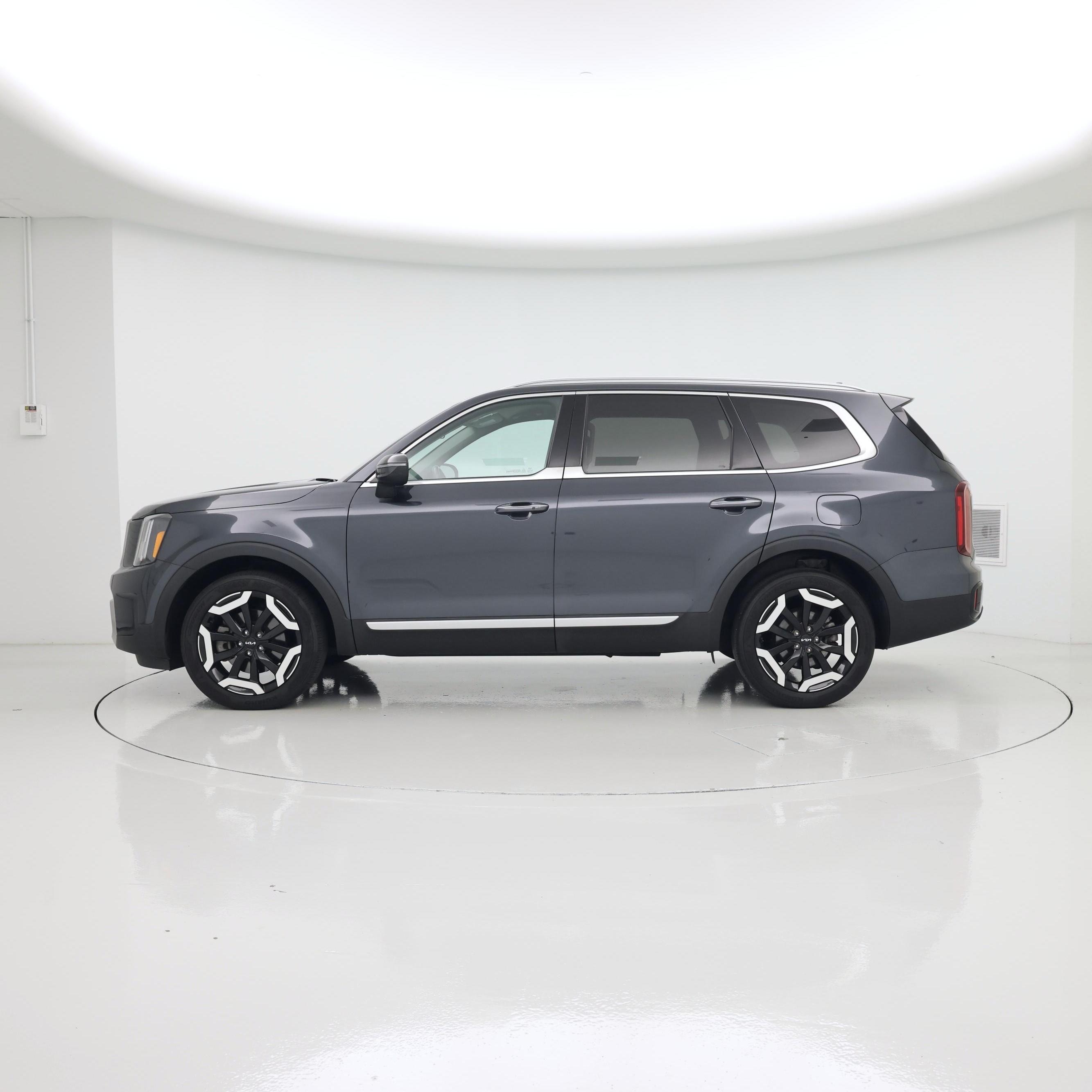 Thumbnail: 2023 Kia Telluride - 3