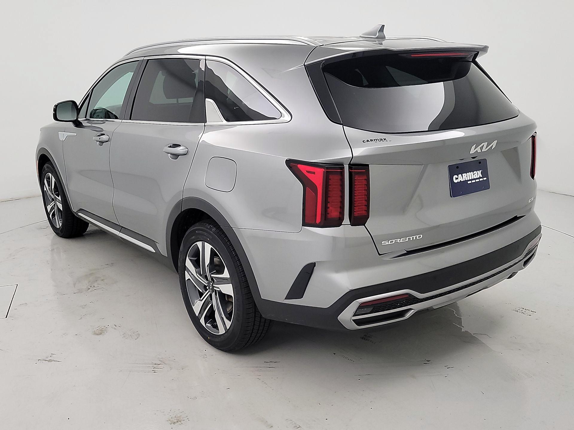 Thumbnail: 2023 Kia Sorento - 7