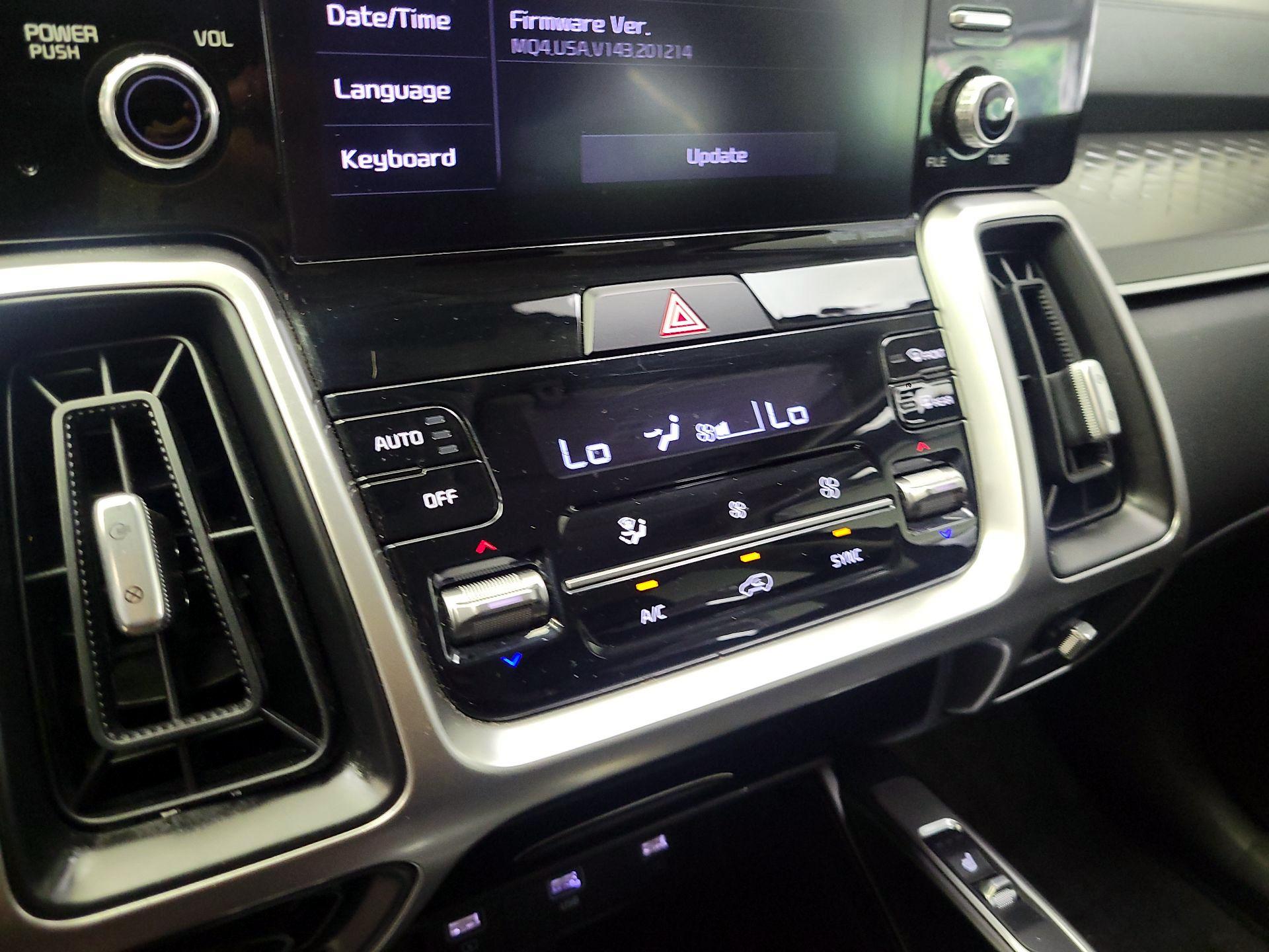 Thumbnail: 2021 Kia Sorento - 16