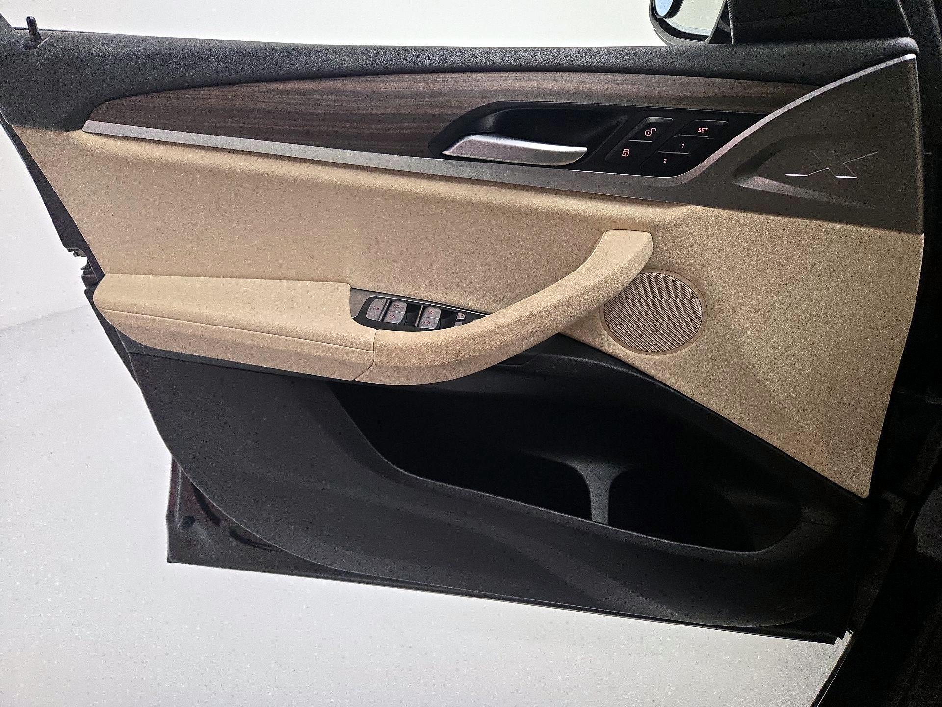 Thumbnail: 2021 BMW X3 - 10