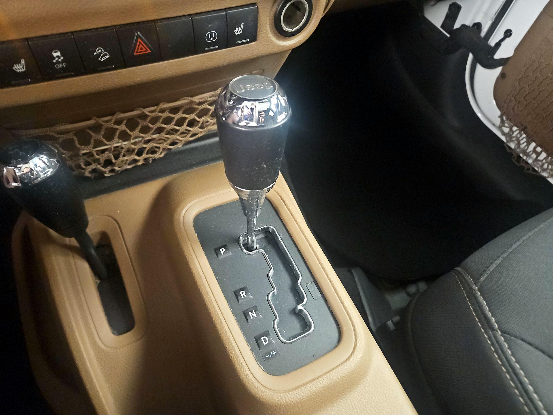 Thumbnail: 2016 Jeep Wrangler - 15