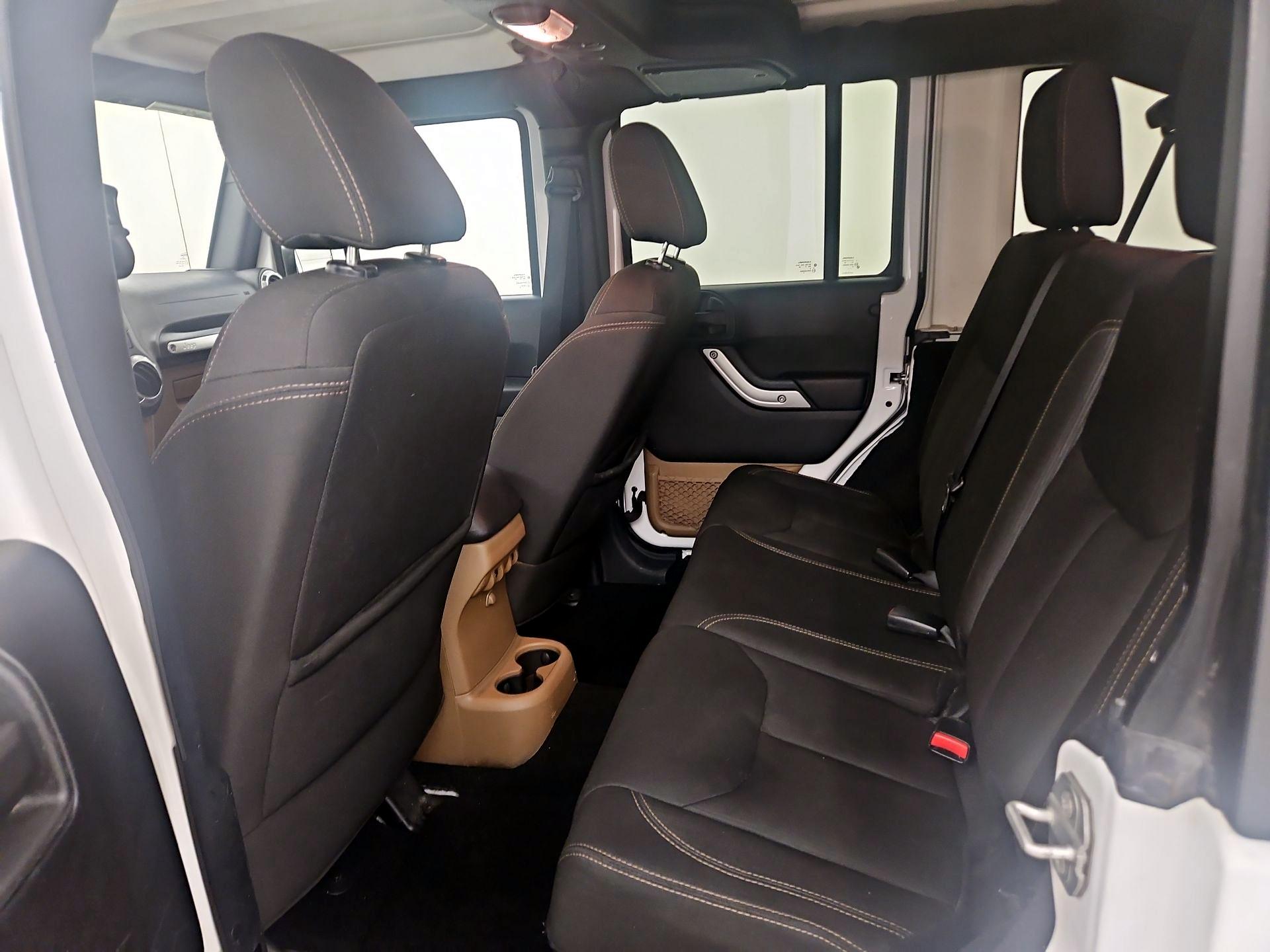 Thumbnail: 2016 Jeep Wrangler - 16