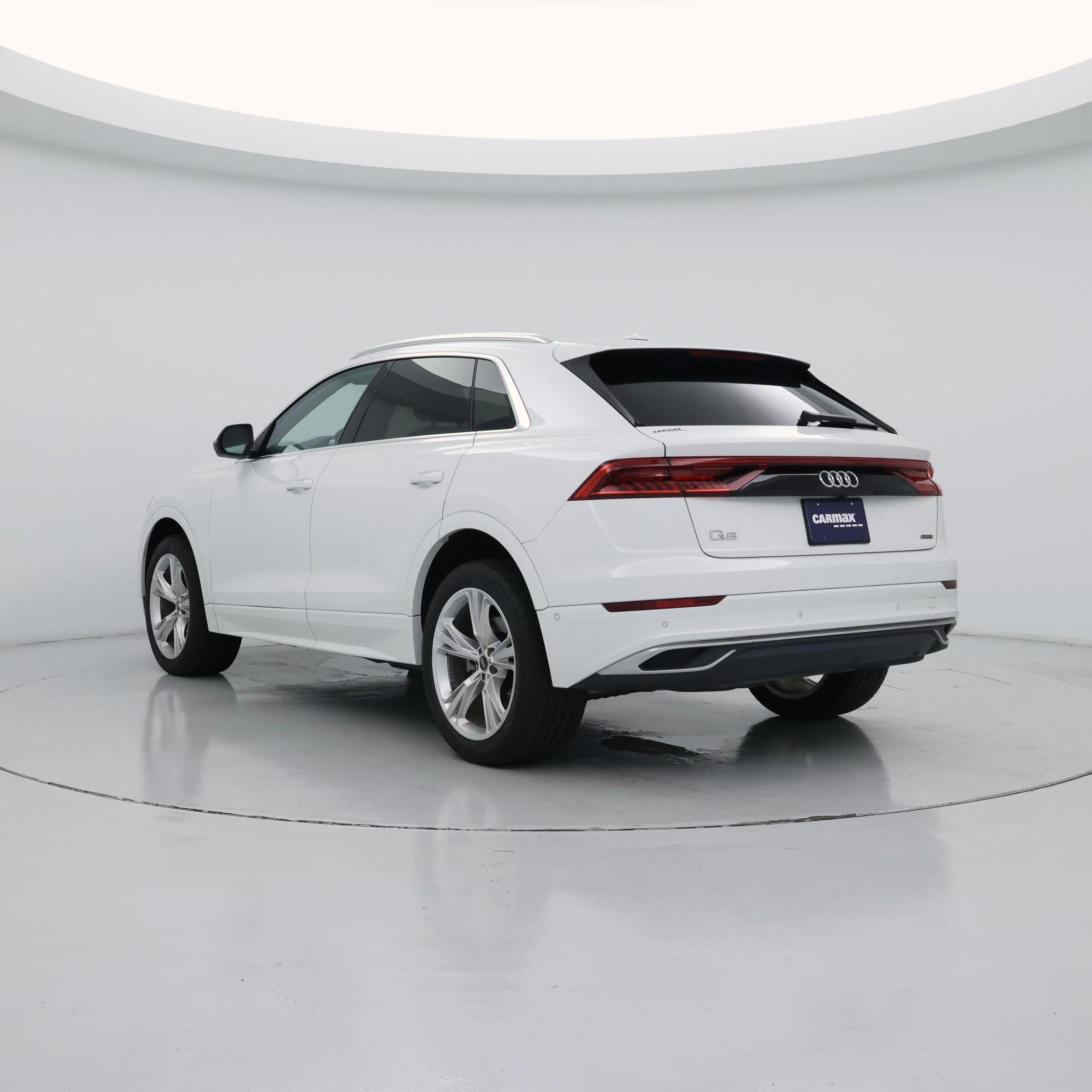 Thumbnail: 2023 Audi Q8 - 2