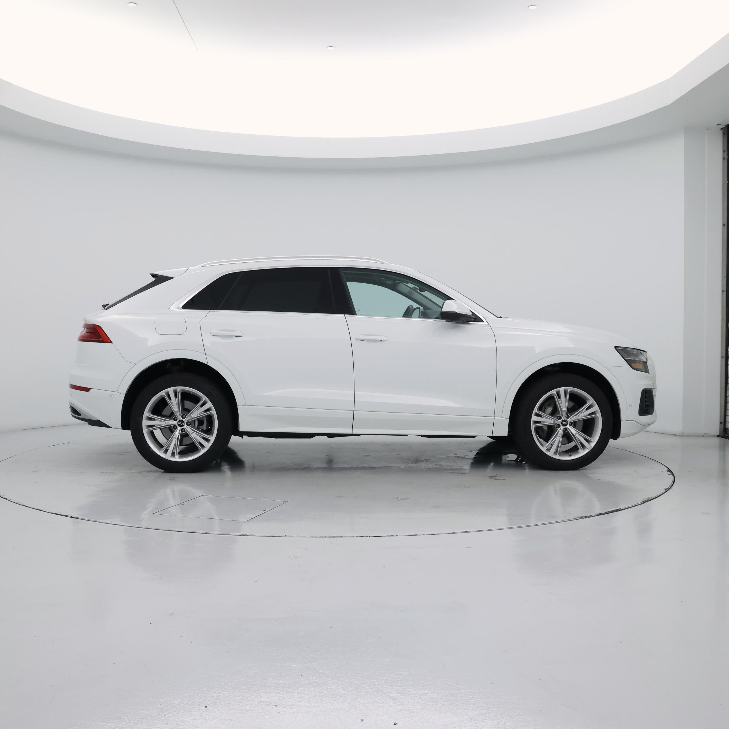 Thumbnail: 2023 Audi Q8 - 7