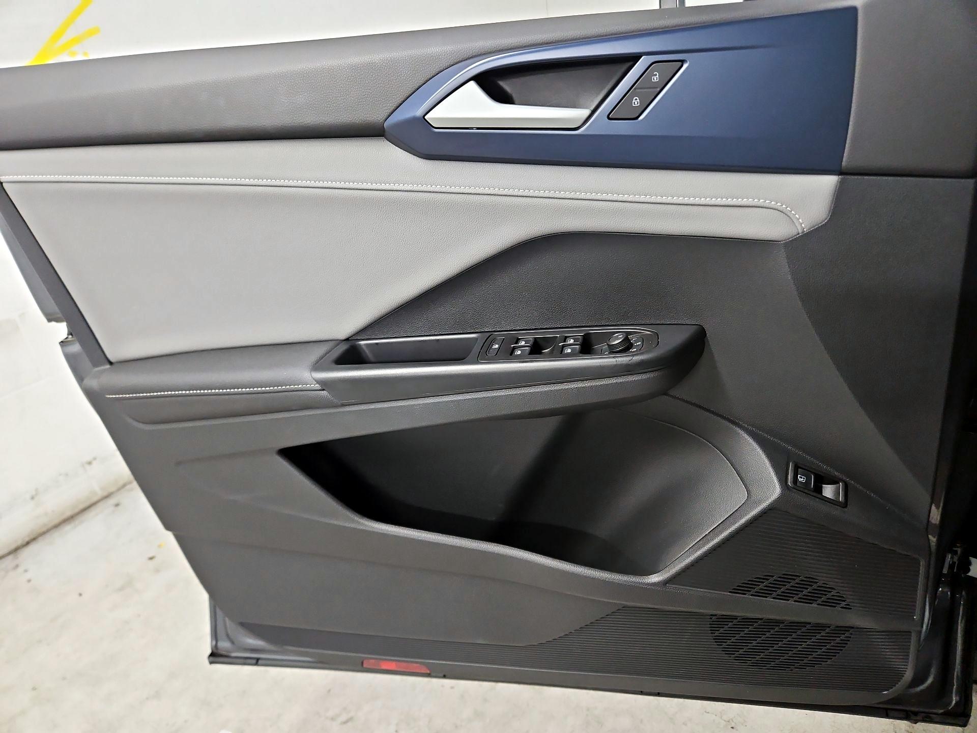 Thumbnail: 2024 Volkswagen Taos - 12