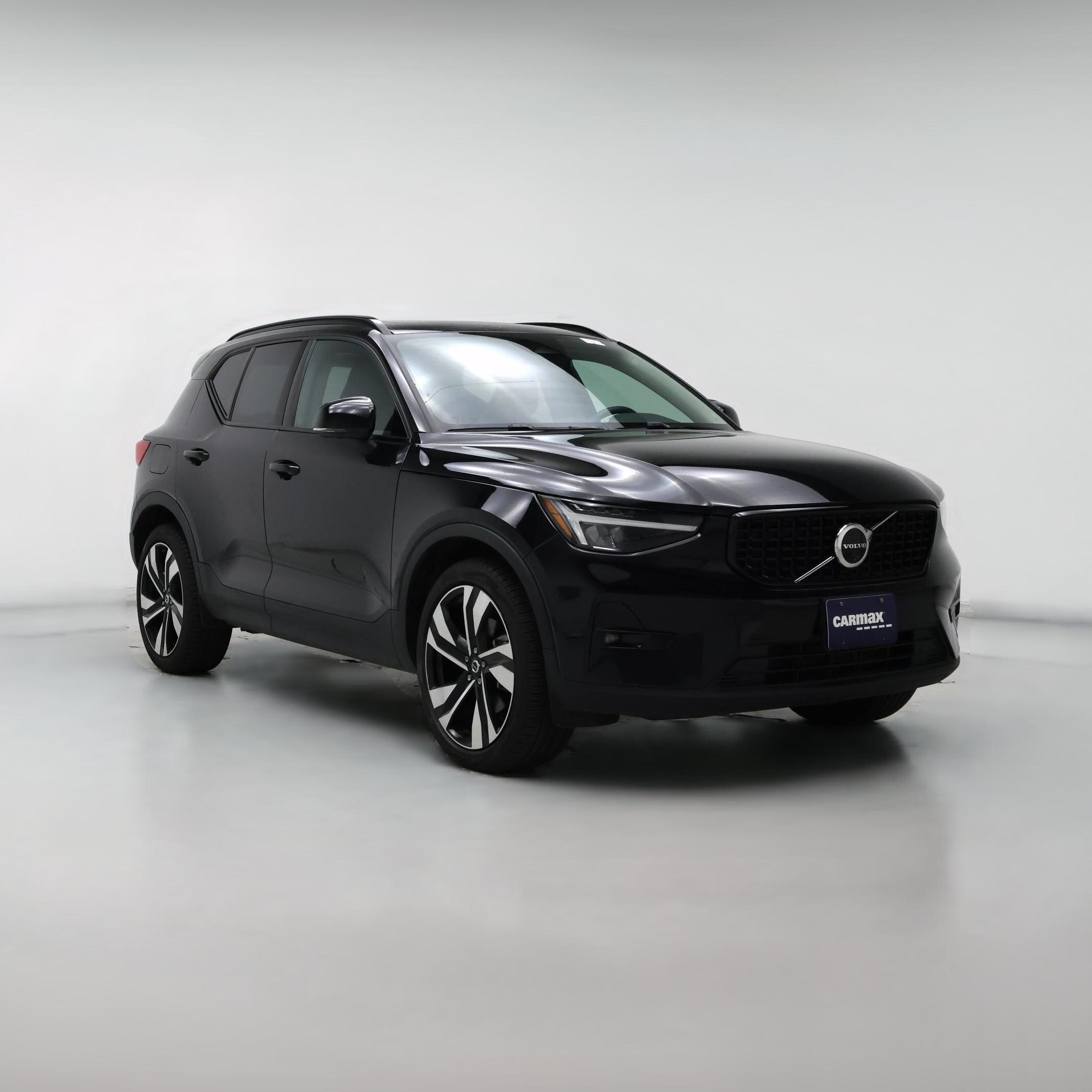 Thumbnail: 2025 Volvo XC40 - 1