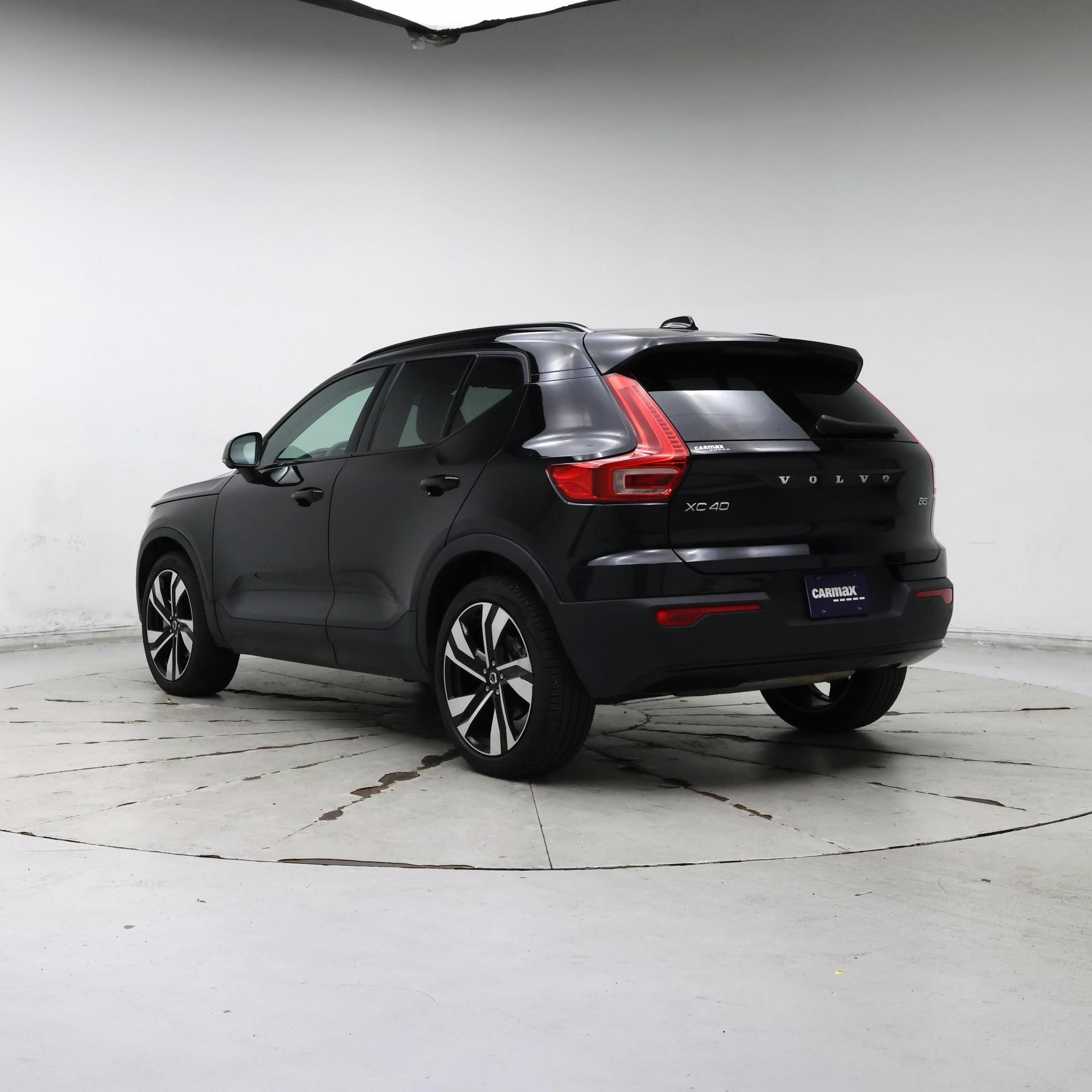 Thumbnail: 2025 Volvo XC40 - 2